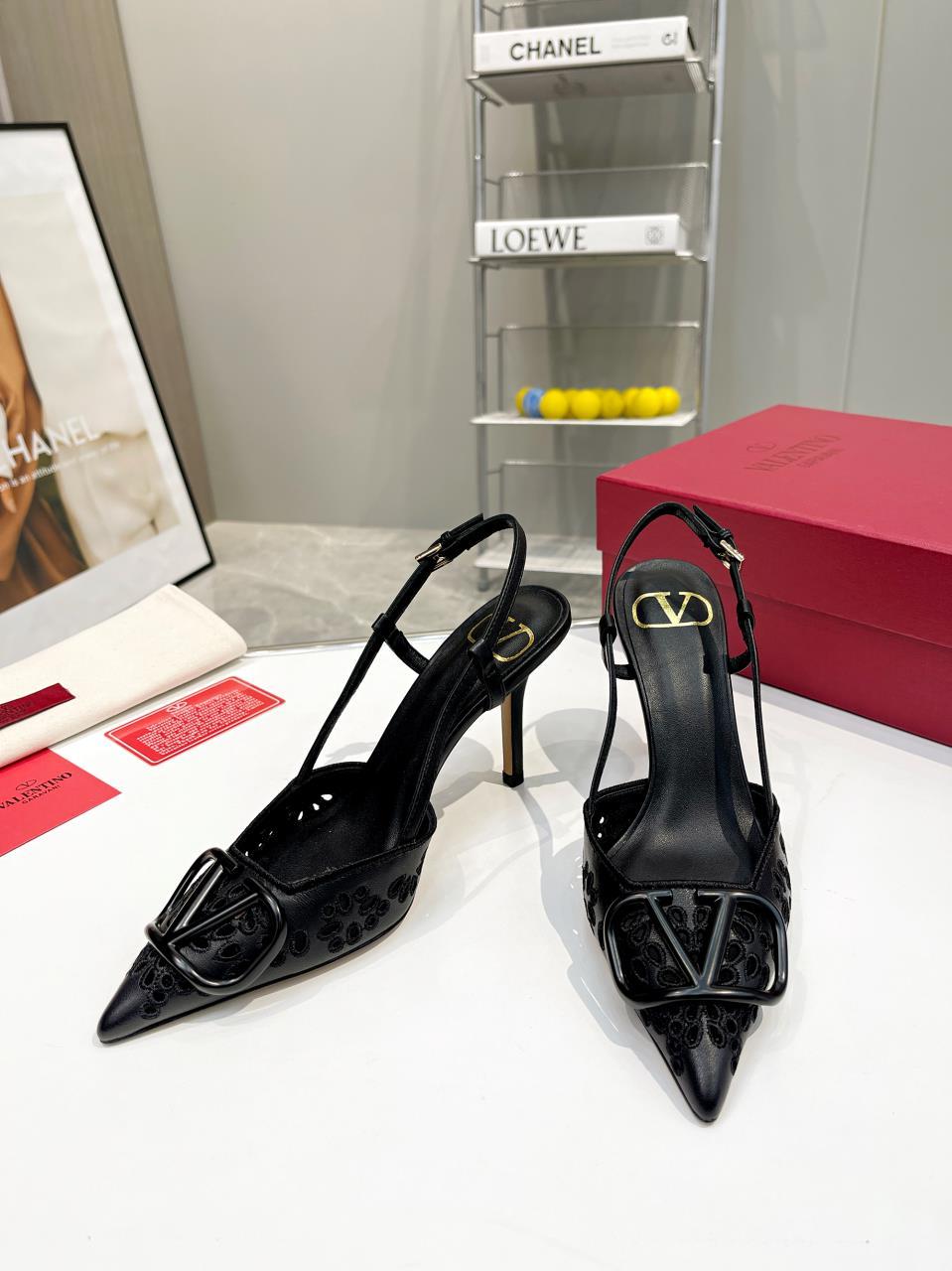 POINTED TOE SLINGBACK HEELS – BLACK CUTOUT DETAIL WITH STATEMENT BUCKLE