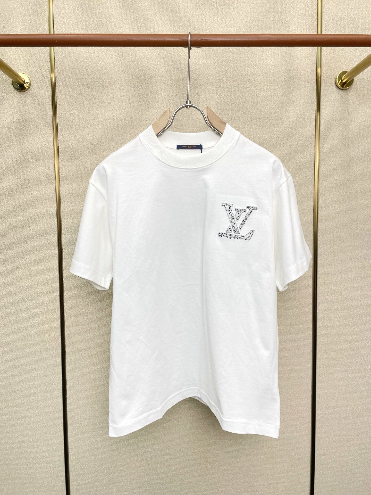 MINIMAL SHORT-SLEEVE T-SHIRT WITH EMBELLISHED CHEST DETAIL