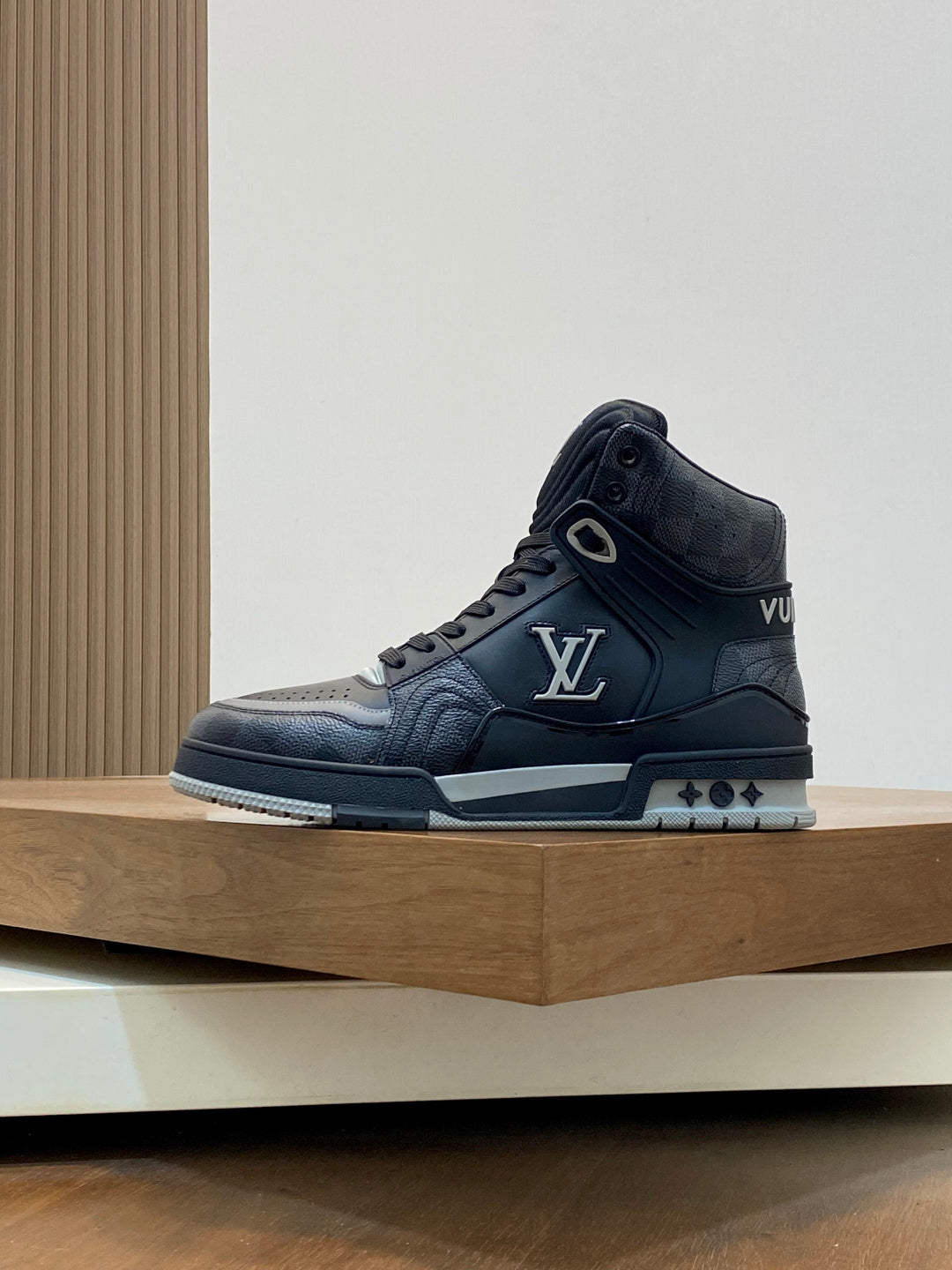 PREMIUM BLACK HIGH-TOP DESIGNER SNEAKERS