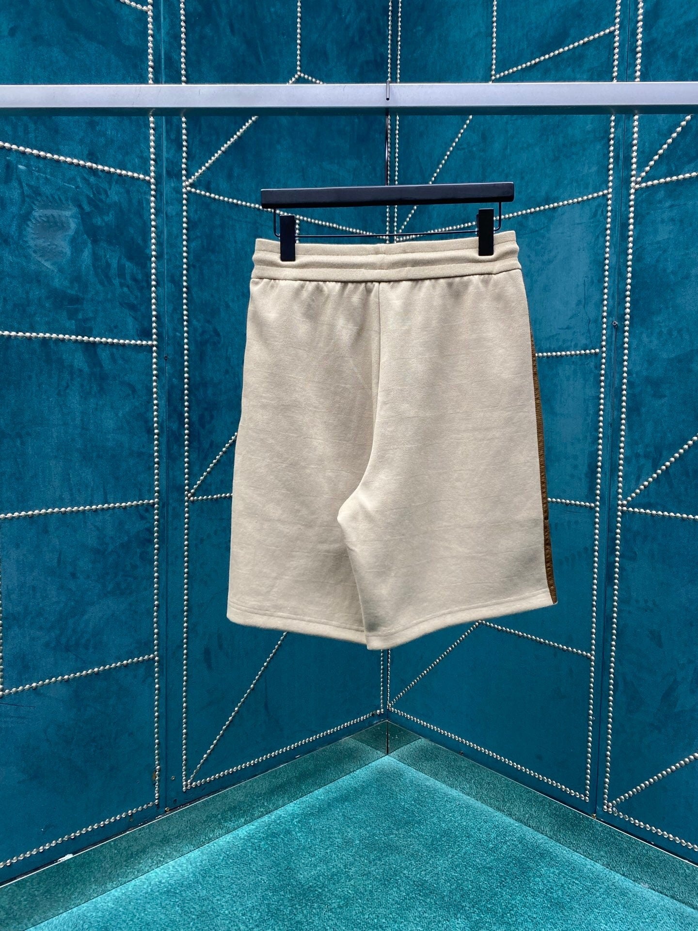 COLOR-BLOCK UTILITY SHORTS