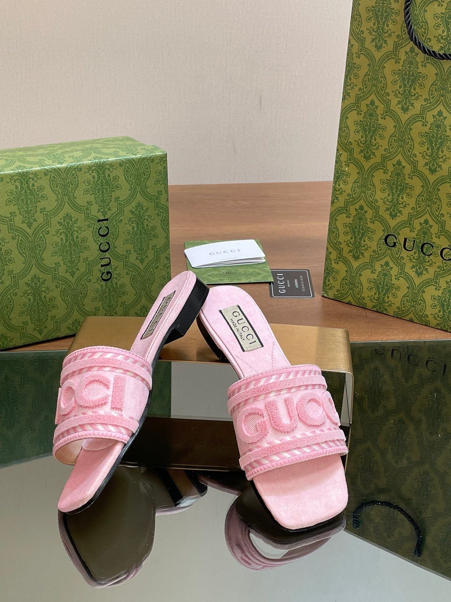 EMBROIDERED FLAT SLIDE SANDALS – SOFT PINK