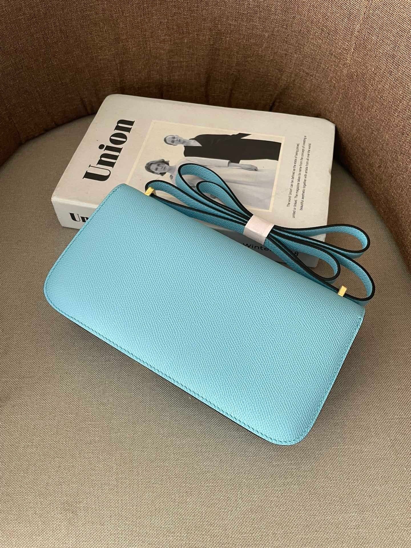 SKY BLUE STRUCTURED CROSSBODY BAG