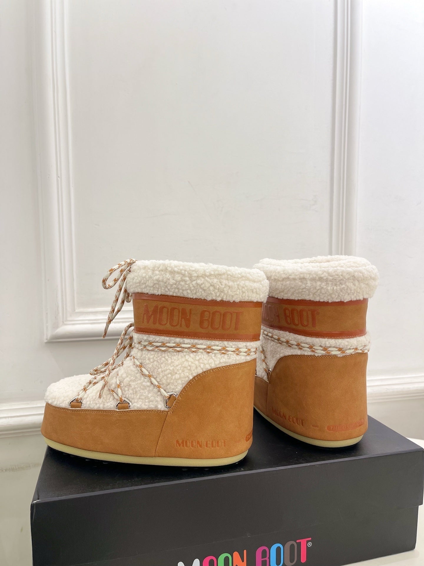 CAMEL FAUX FUR LINED WINTER BOOTS