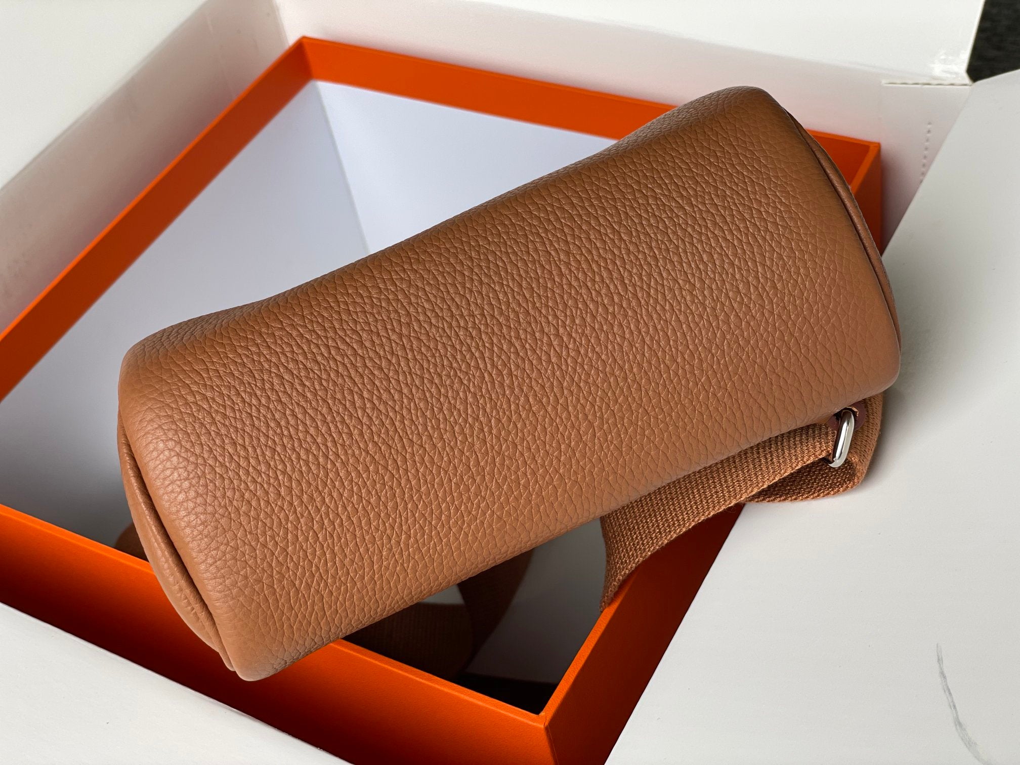 TAN KELLY CROSSBODY