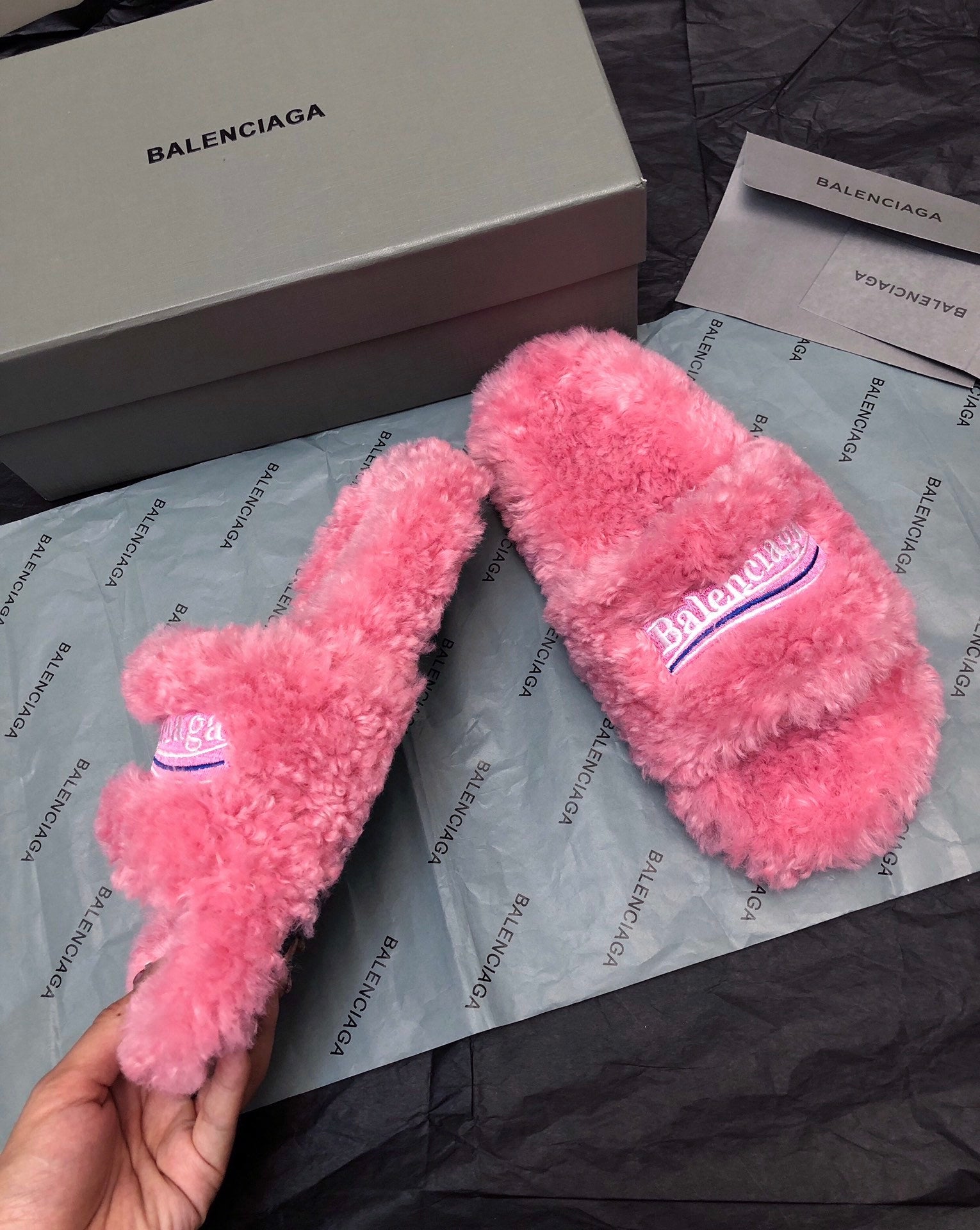 PINK FLUFFY COMFORT SLIDES