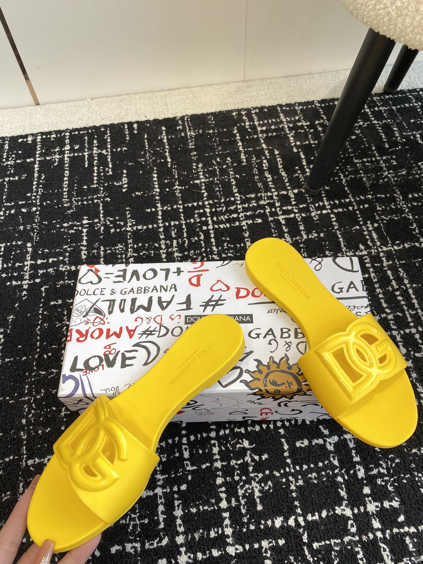 YELLOW LOGO RUBBER SLIDES