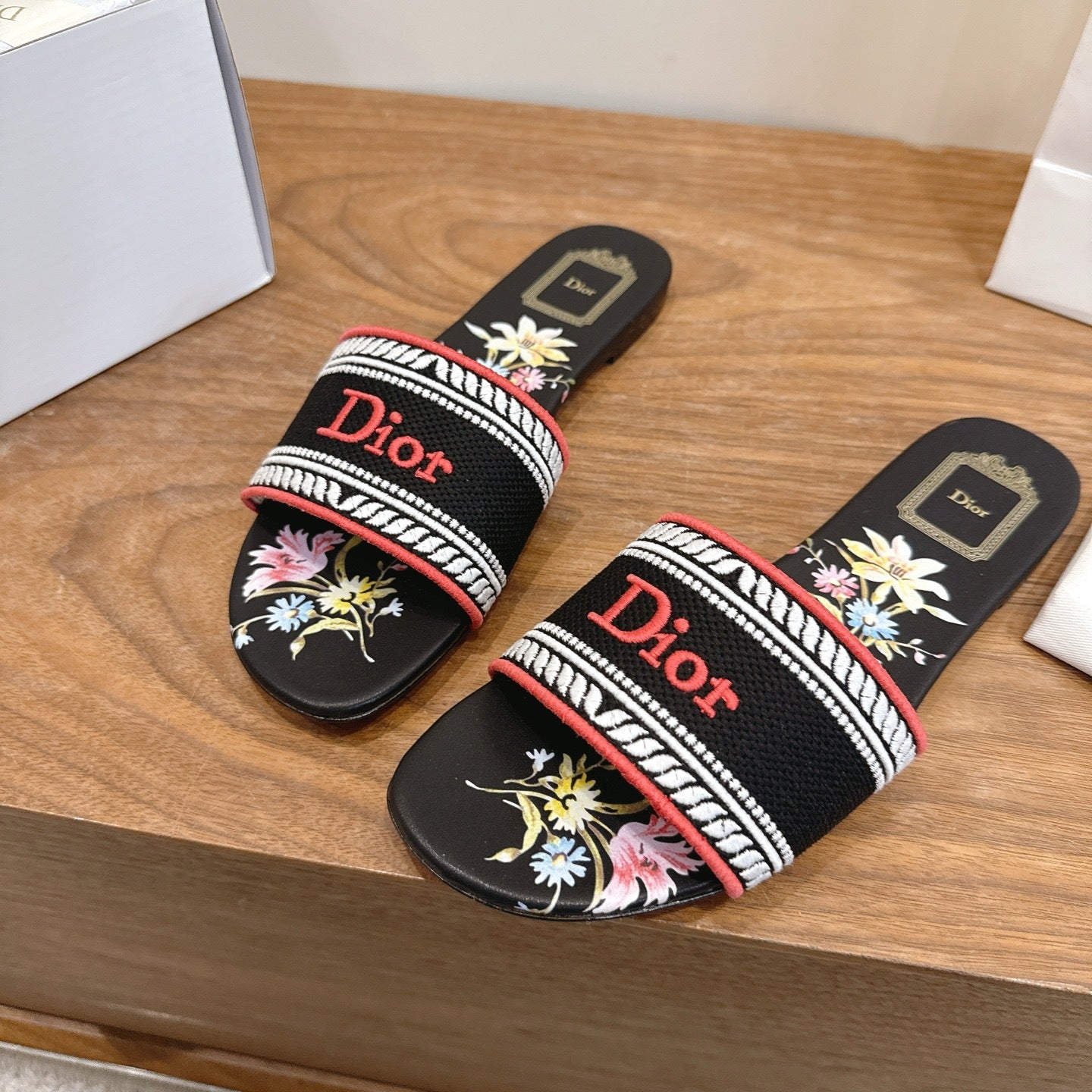 BLACK FLORAL LOGO STRAP SLIDE SANDALS