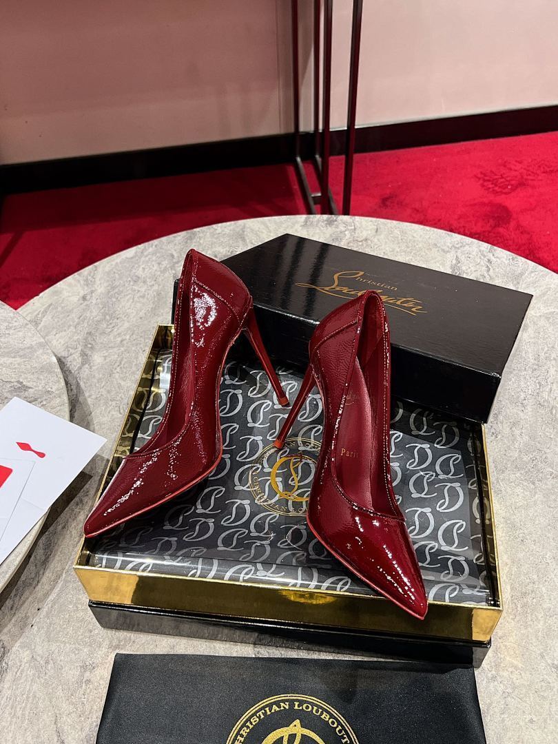 RED PATENT POINTED-TOE PUMPS