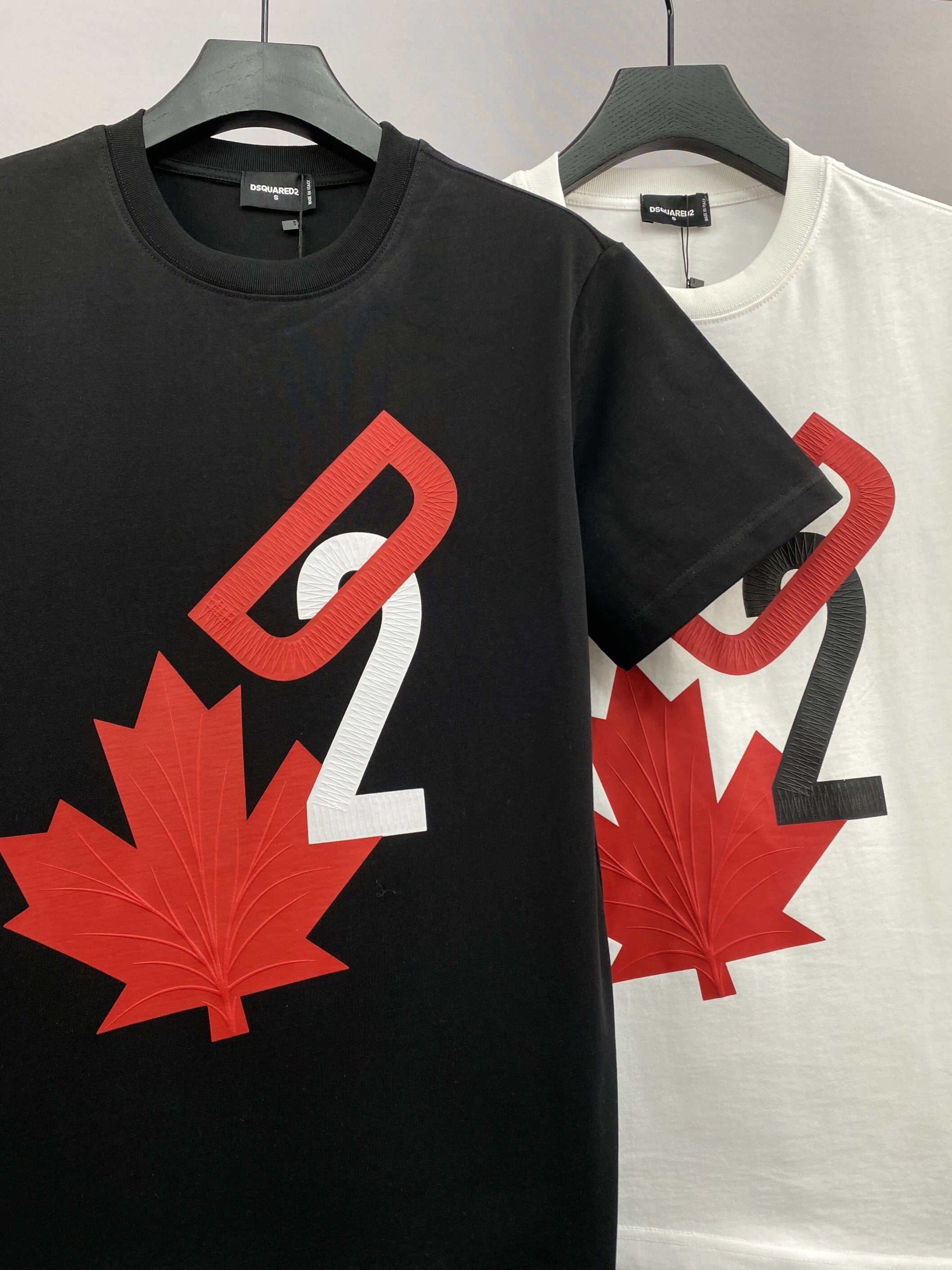 BOLD LEAF GRAPHIC T-SHIRT