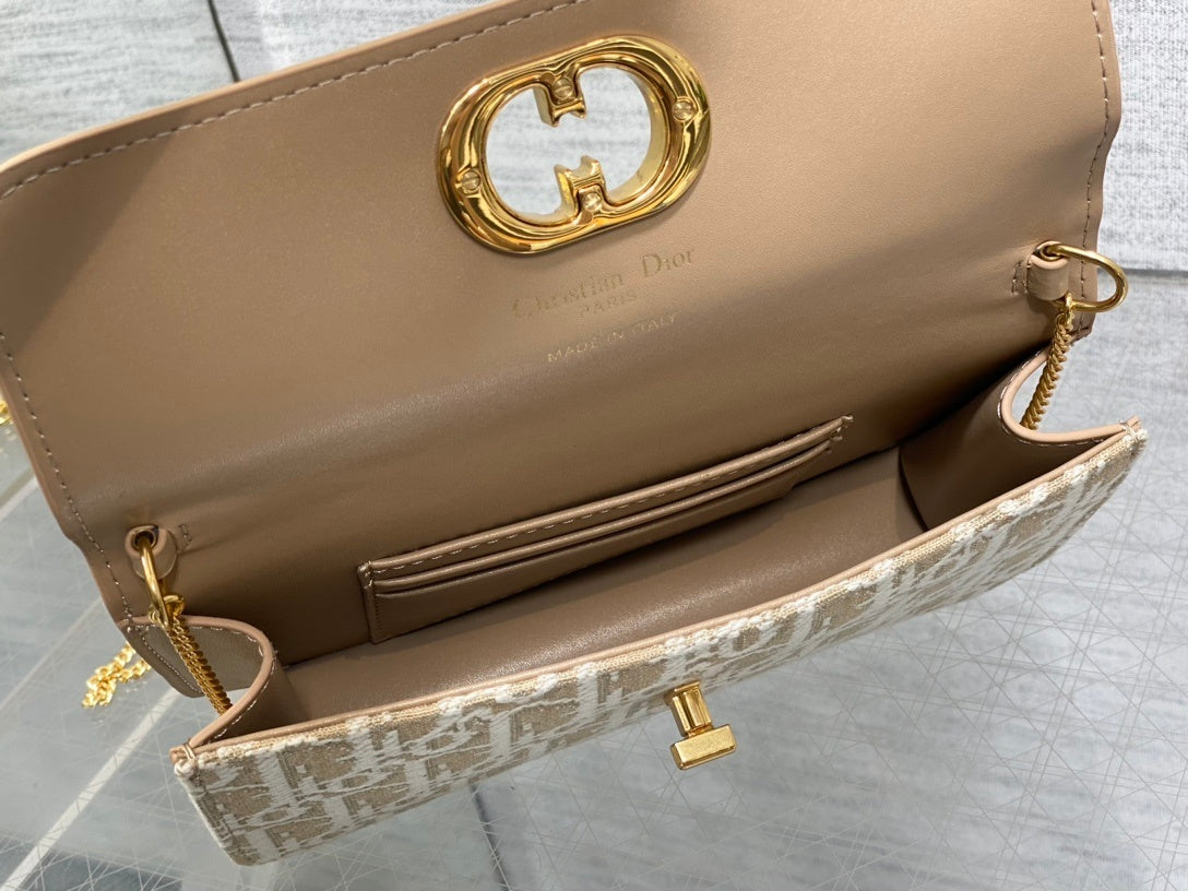 BEIGE MONOGRAM CHAIN WALLET BAG