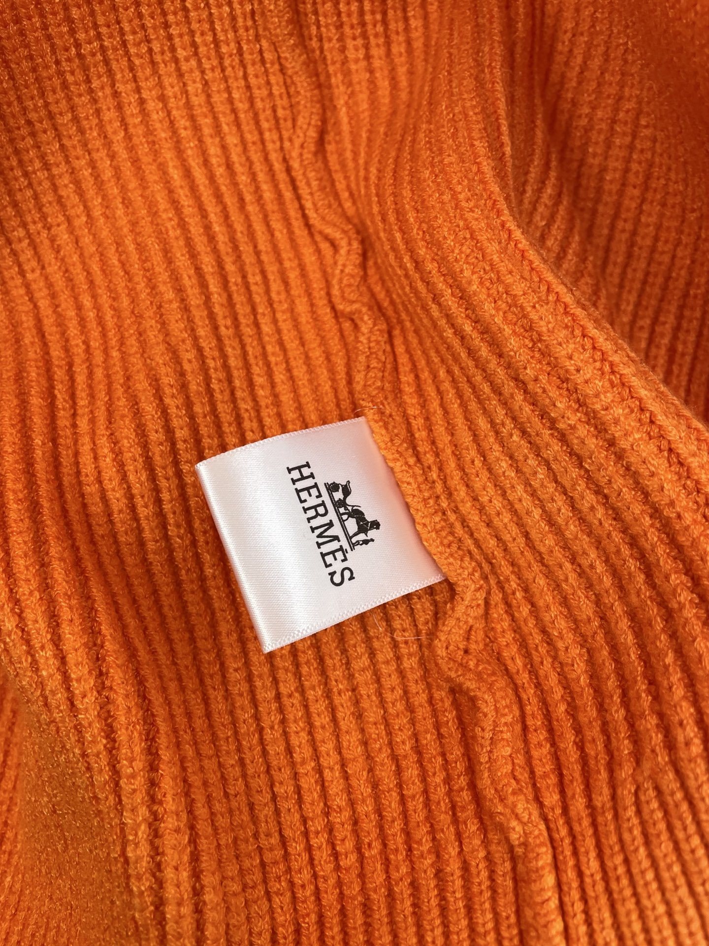 Strickjacke mit durchgehendem Reißverschluss und Vordertaschen