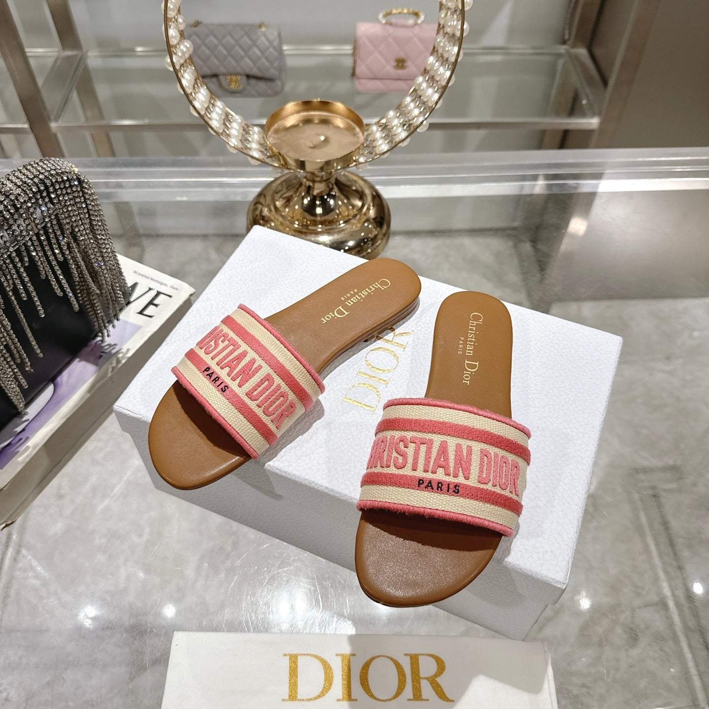 LOGO JACQUARD FLAT SLIDES – PINK & TAN