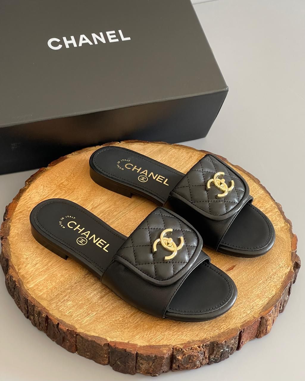 BLACK QUILTED GOLD-TONE ACCENT SLIDE SANDALS