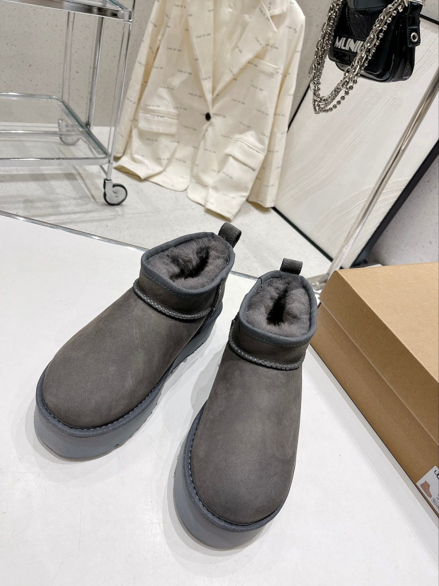 ELEVATED ANKLE SLIPPERS