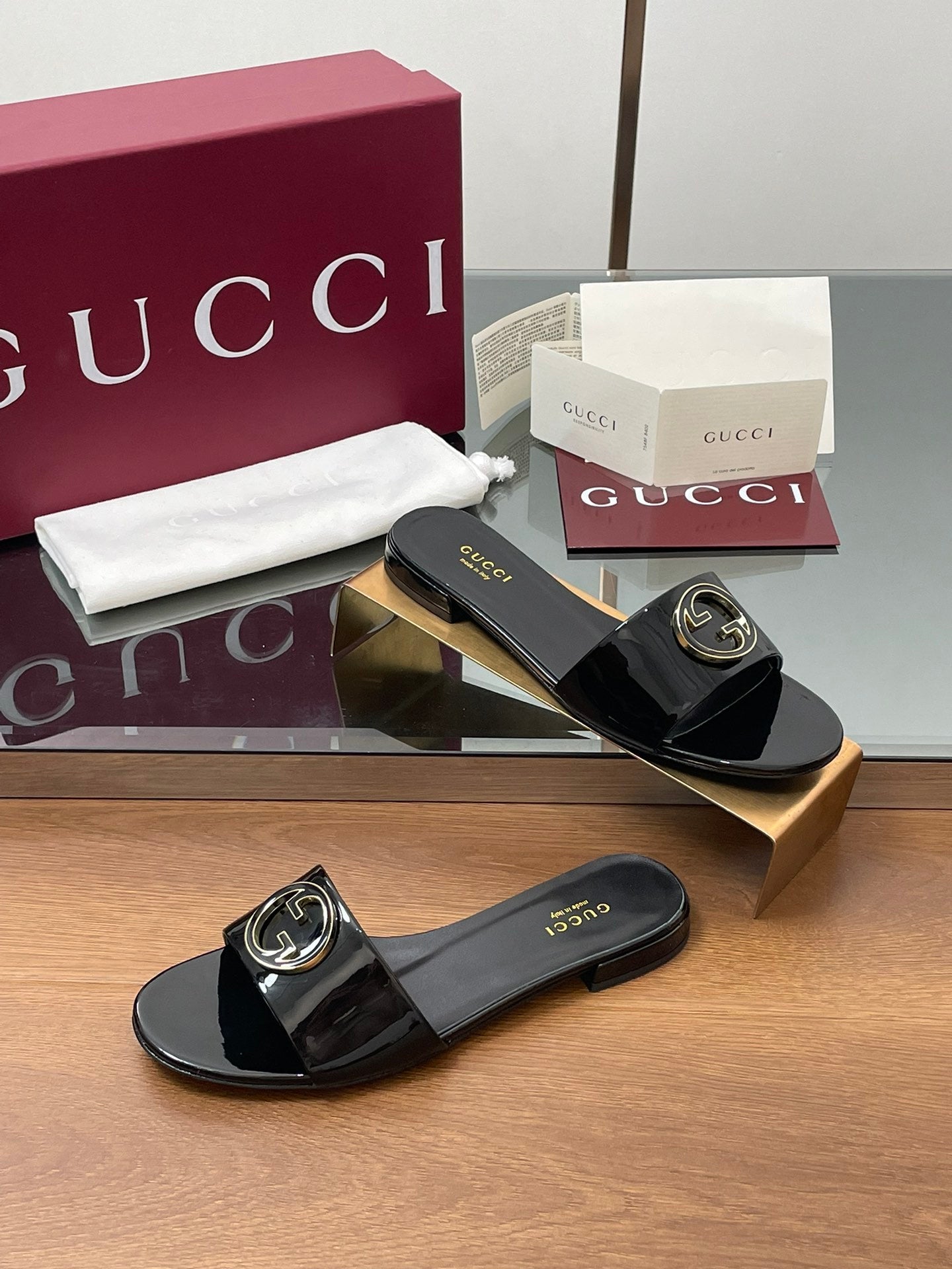 BLACK PATENT LOGO SLIDES