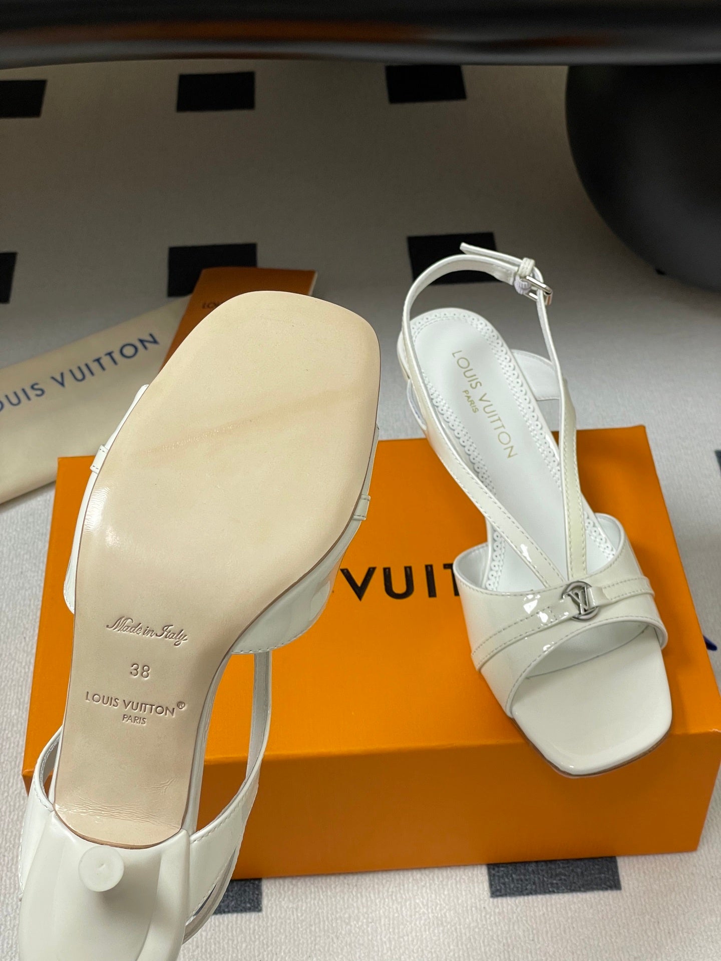 PATENT STRAP SLINGBACK SANDALS – IVORY