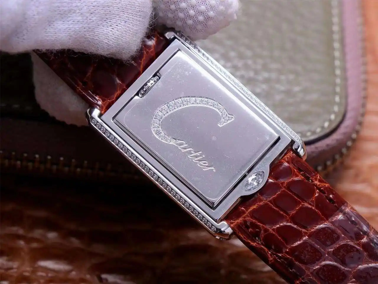 RECTANGULAR DIAL LEATHER STRAP WATCH