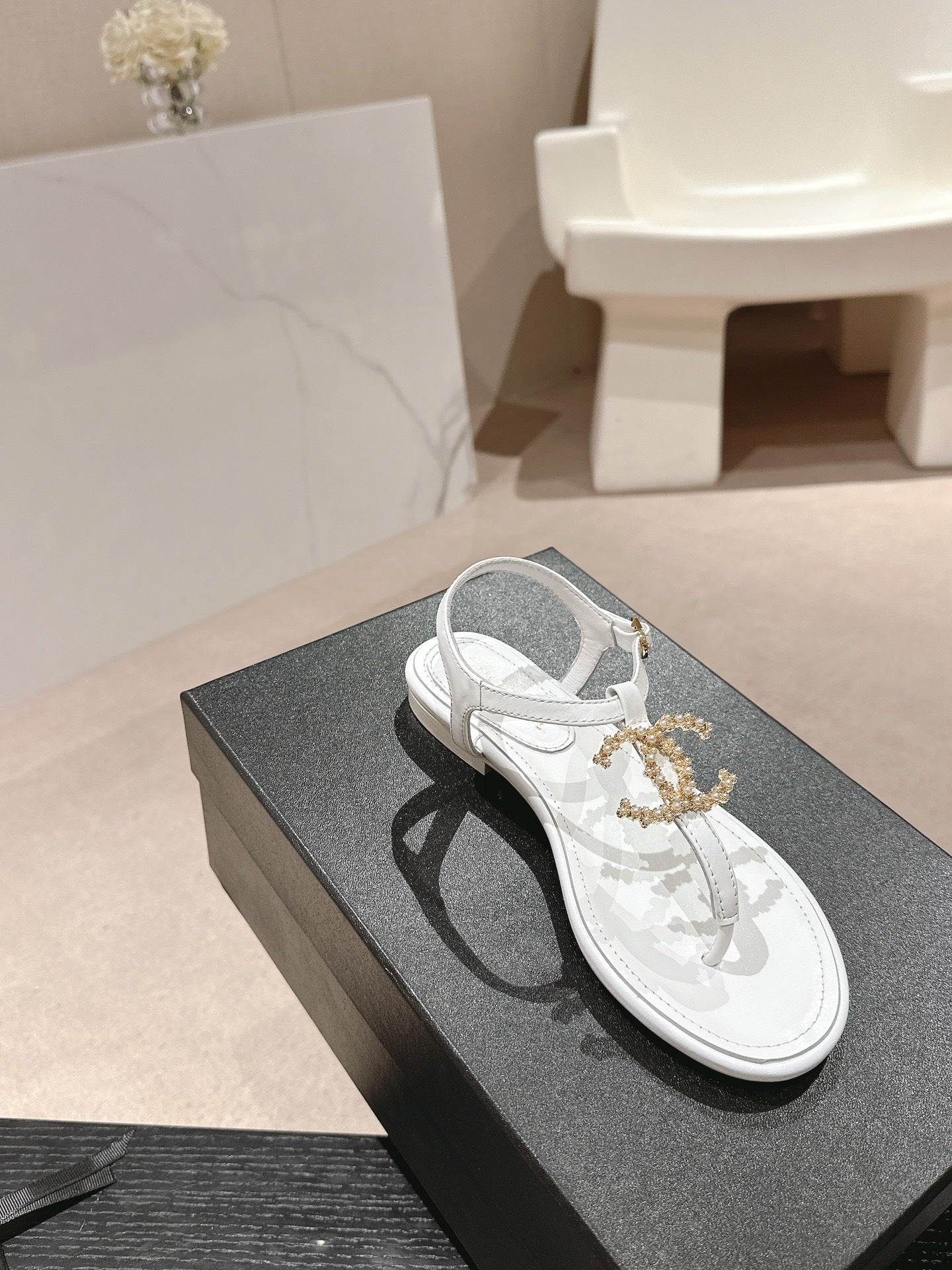 WHITE STRAP SANDALS