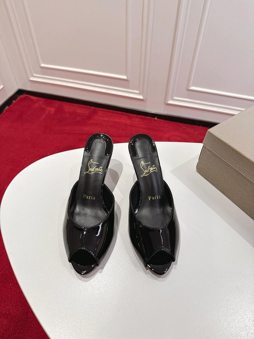 BLACK PATENT OPEN-TOE MULE HEELS