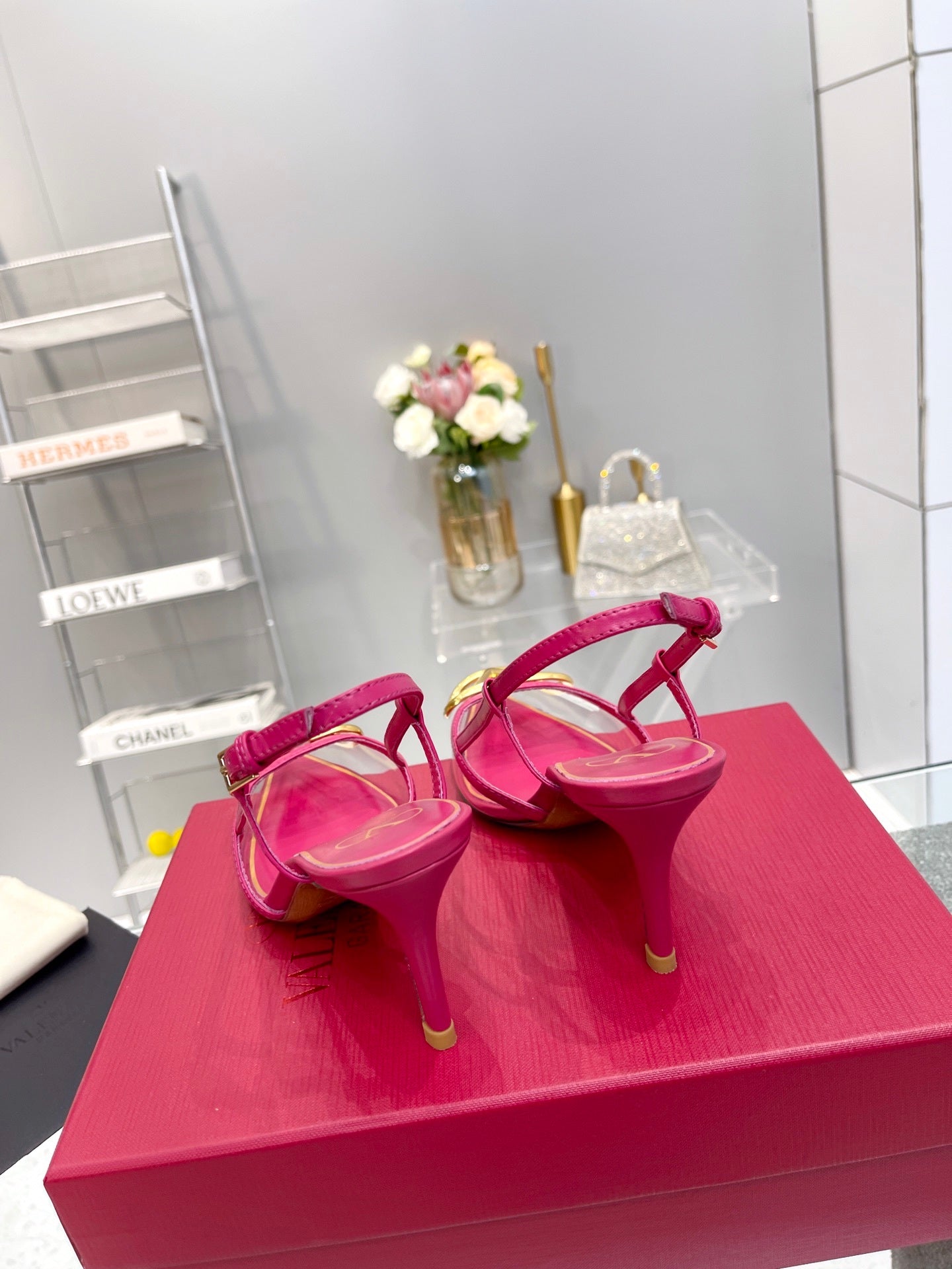 CLEAR SLINGBACK HEELS – HOT PINK WITH GOLD LOGO DETAIL