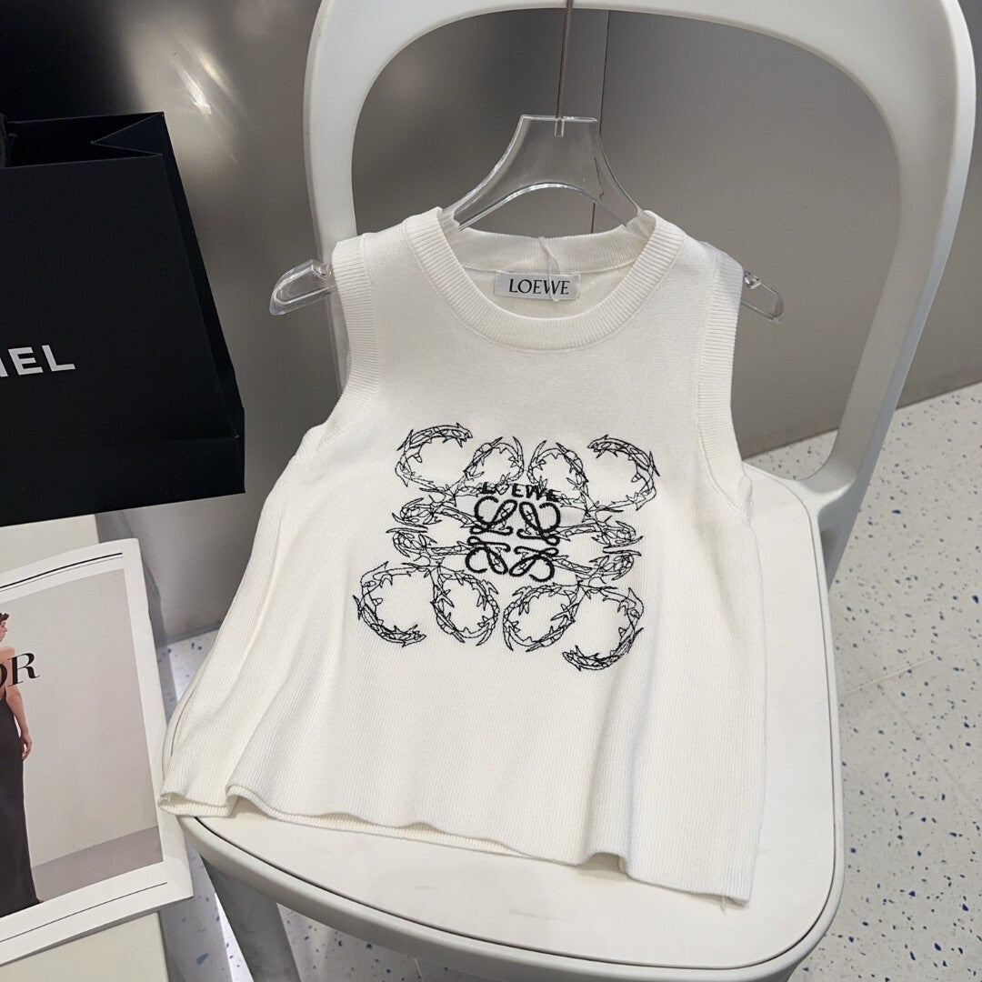 WHITE GRAPHIC PRINT SLEEVELESS TOP