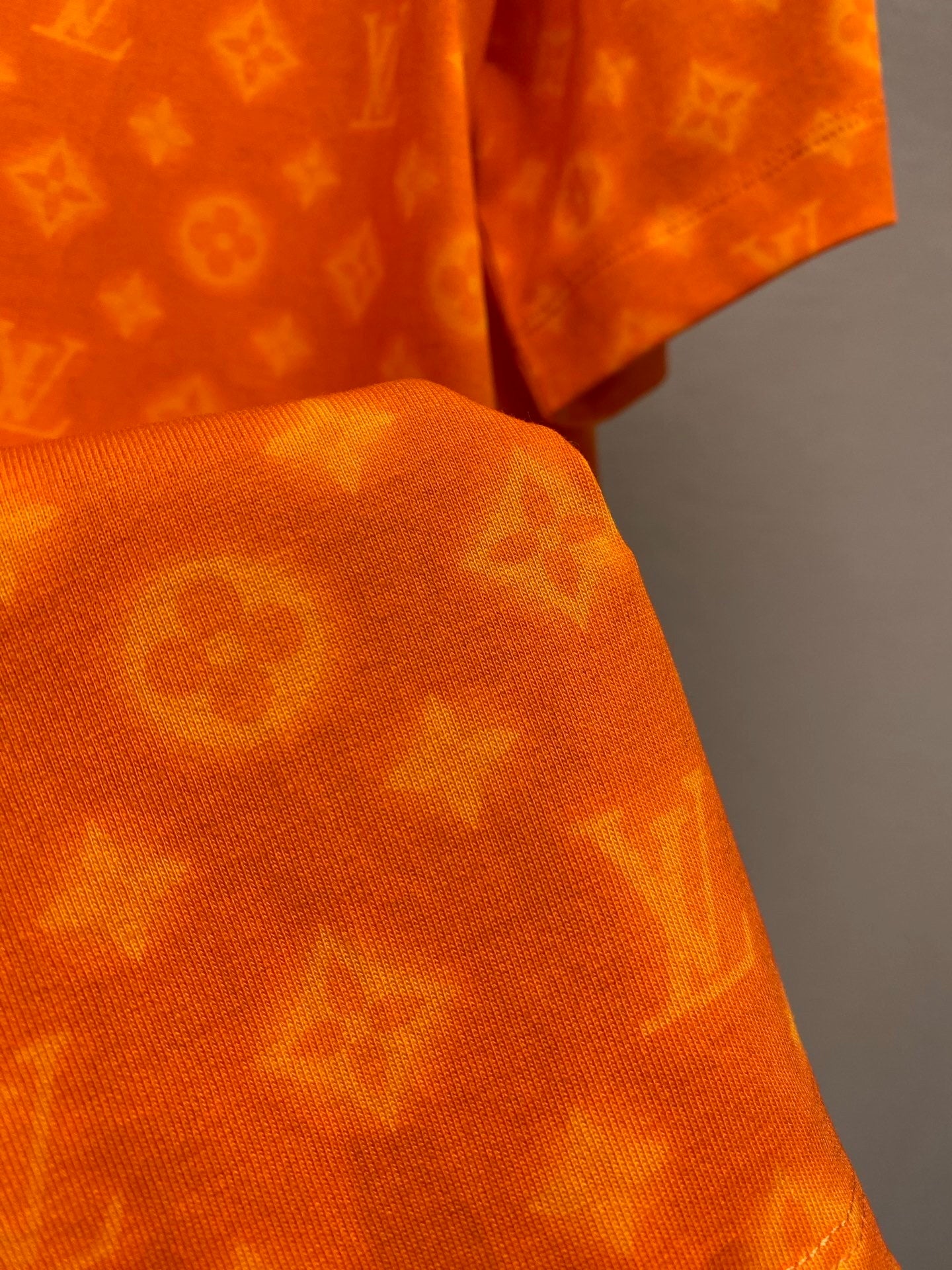 ALL-OVER ICON PATTERN SHORT SLEEVE T-SHIRT