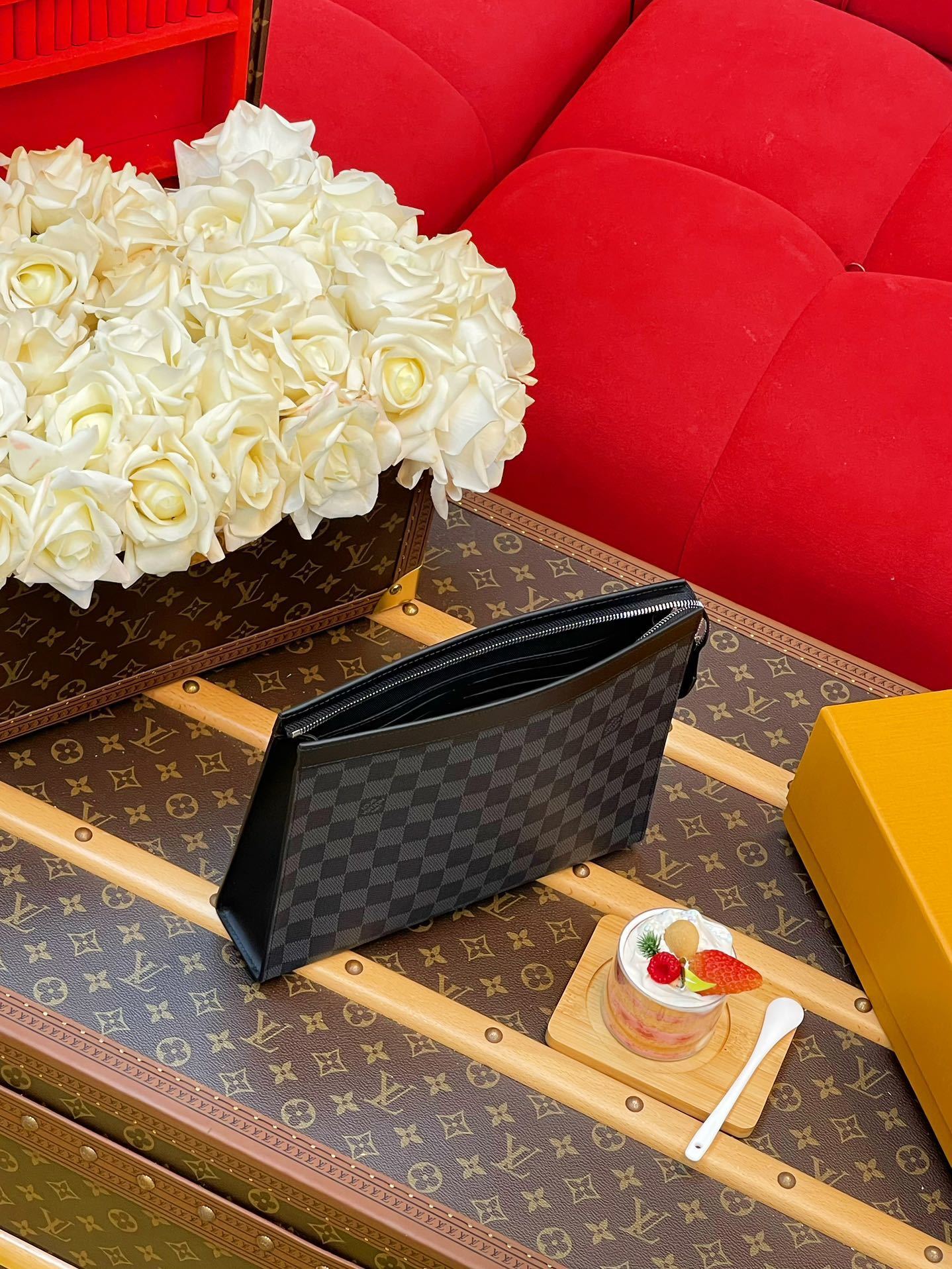 DAMIER CHECK ZIP POUCH CLUTCH