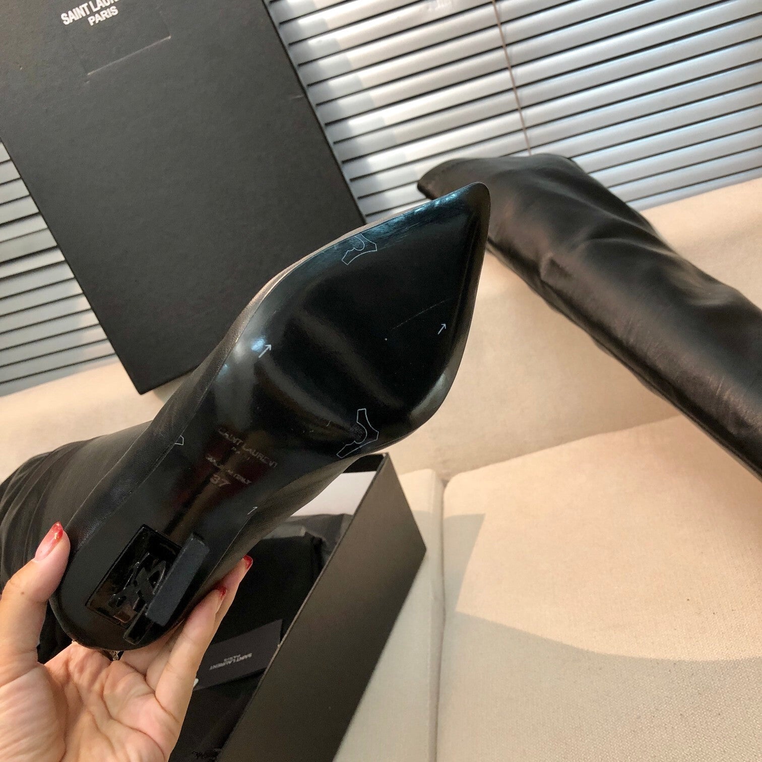 OVERKNEE POINTED HEEL BOOTS