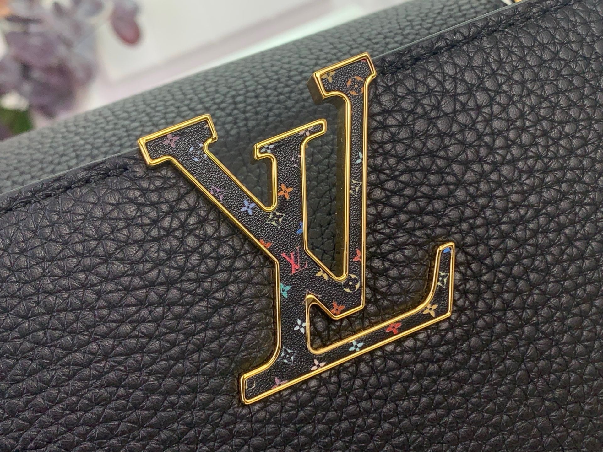 ELEGANT TOP HANDLE STATEMENT BAG