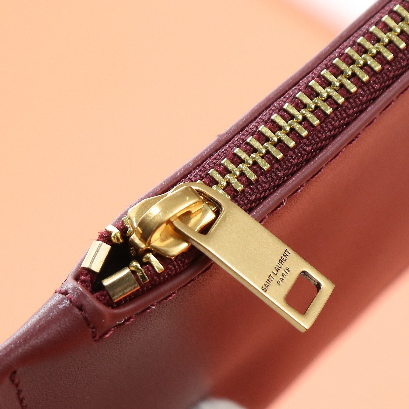 SMOOTH LEATHER BUCKET BAG