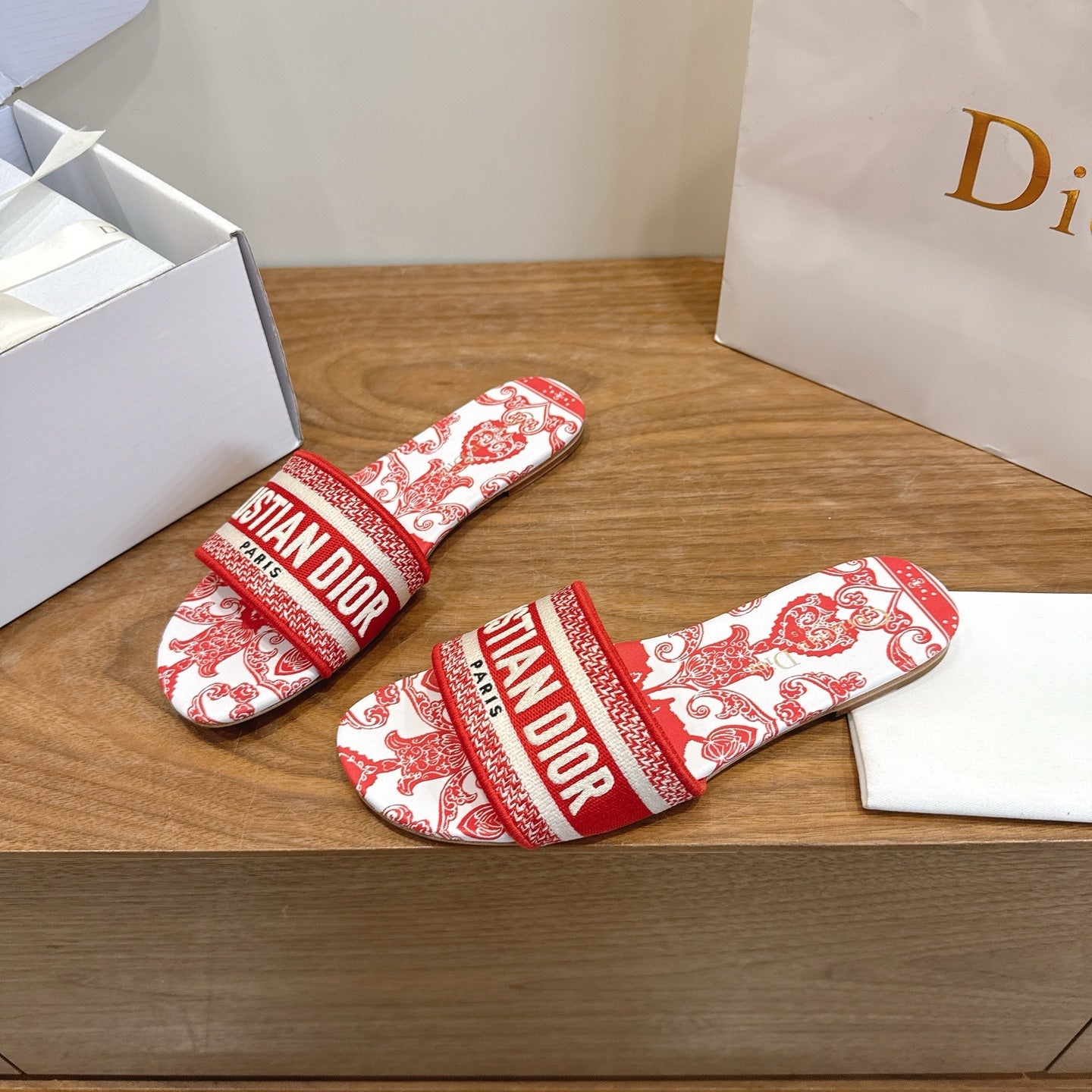 RED TOILE PRINT LOGO SLIDE SANDALS