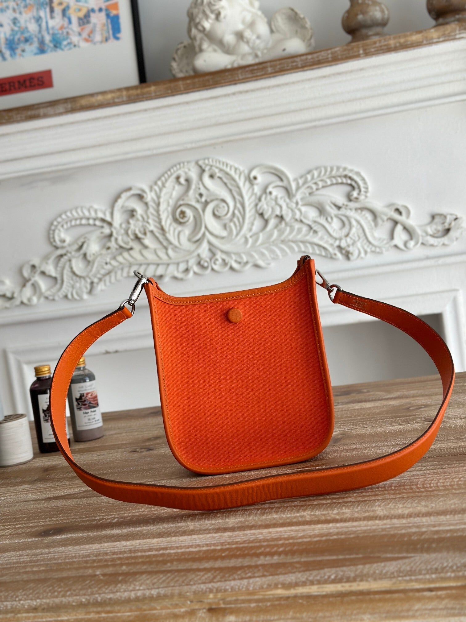 COMPACT CROSSBODY SHOULDER BAG