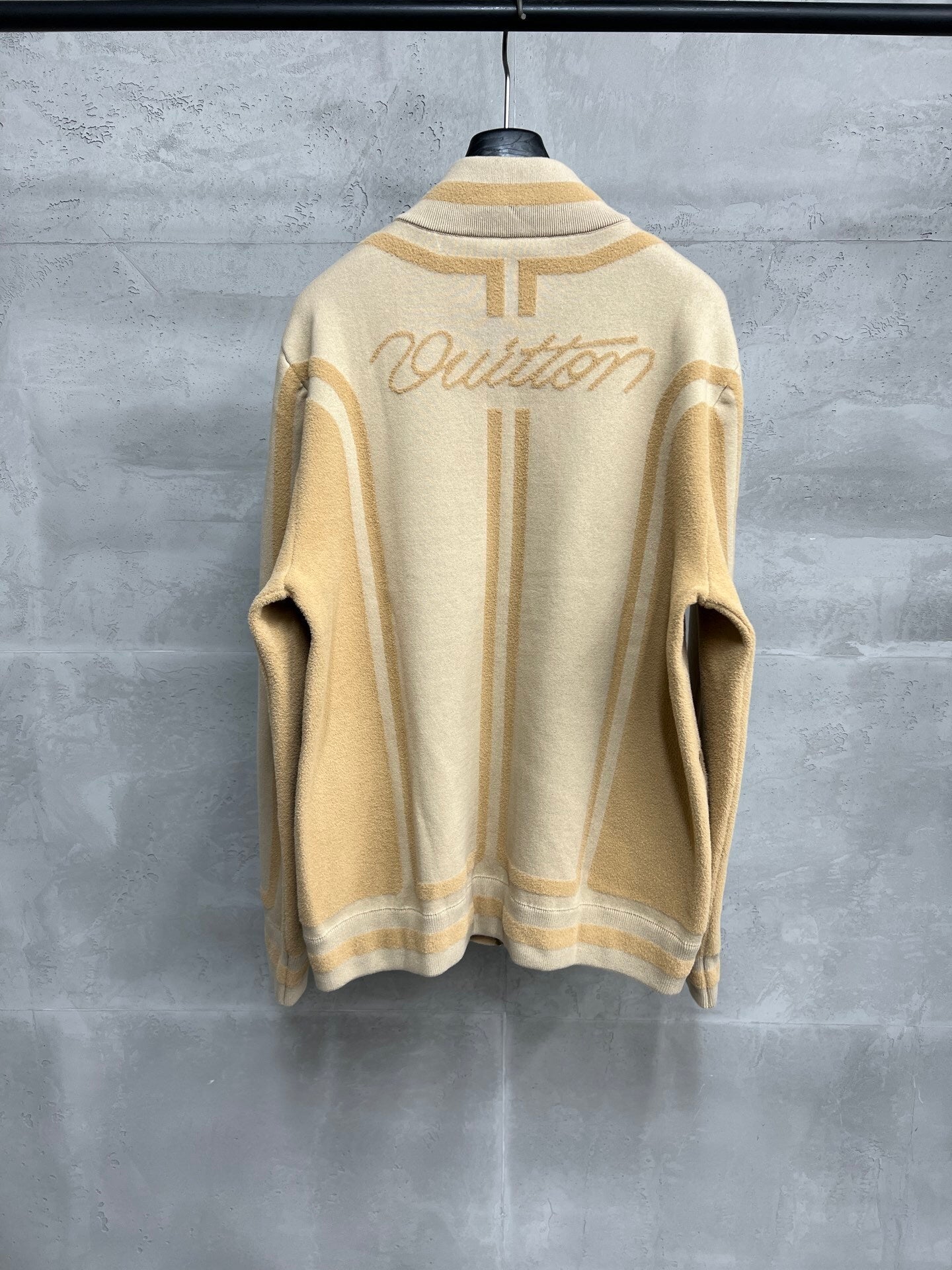 ZIP-UP KNIT JACKET WITH CONTRAST PANEL DESIGN