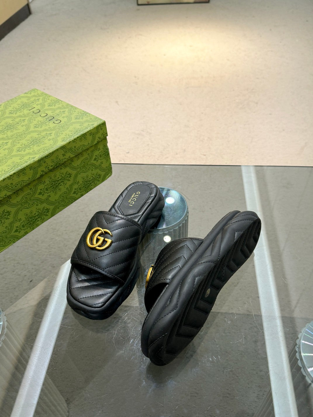 BLACK QUILTED LOGO SLIDE SANDALS