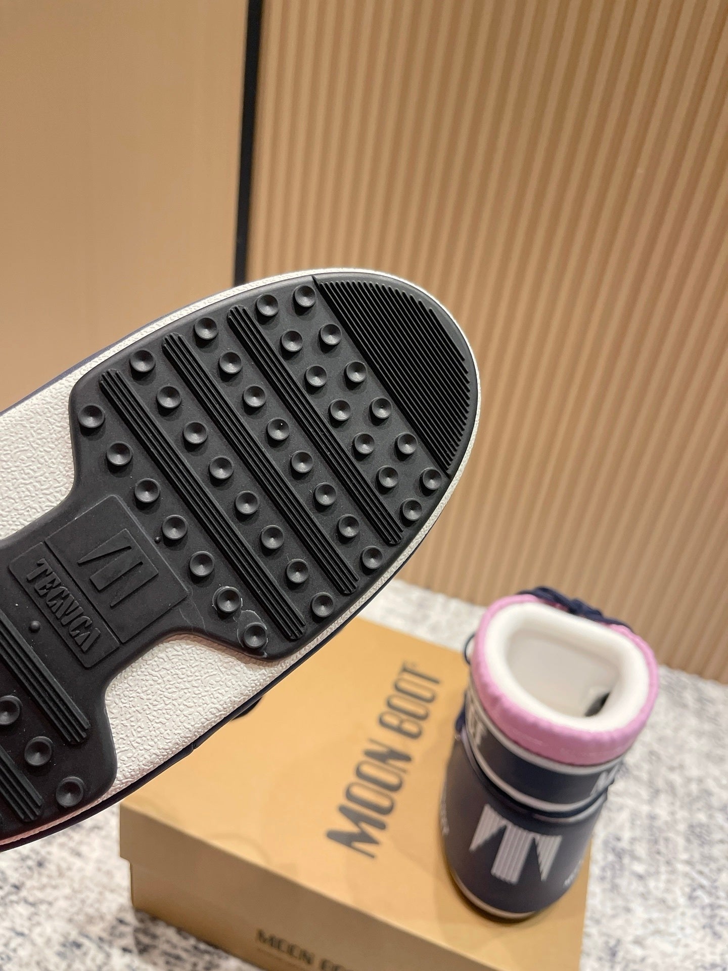 MULTICOLOR PADDED WINTER BOOTS WITH CONTRAST LINING