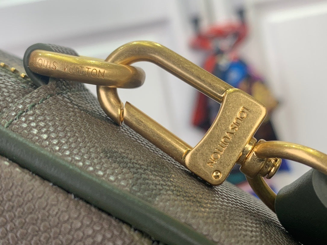 COMPACT CROSSBODY CAMERA BAG