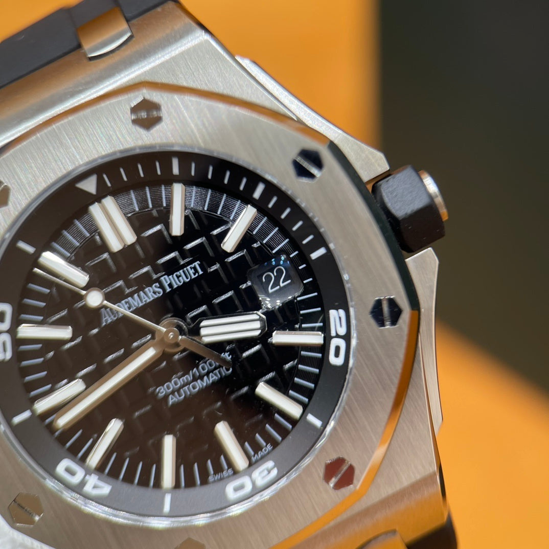SPORT LUXURY RUBBER STRAP WATCH