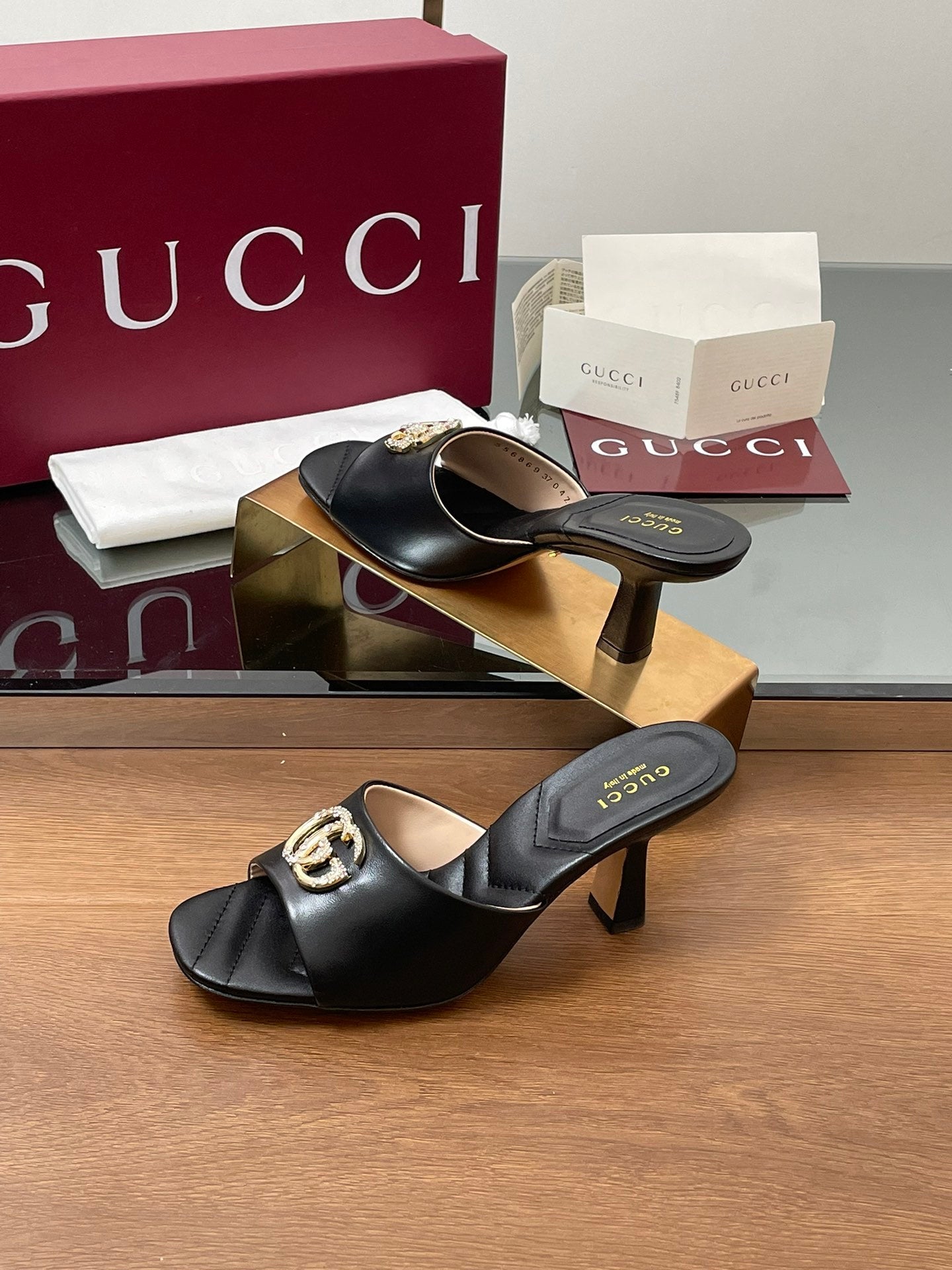 BLACK BLOCK HEEL SLIDES