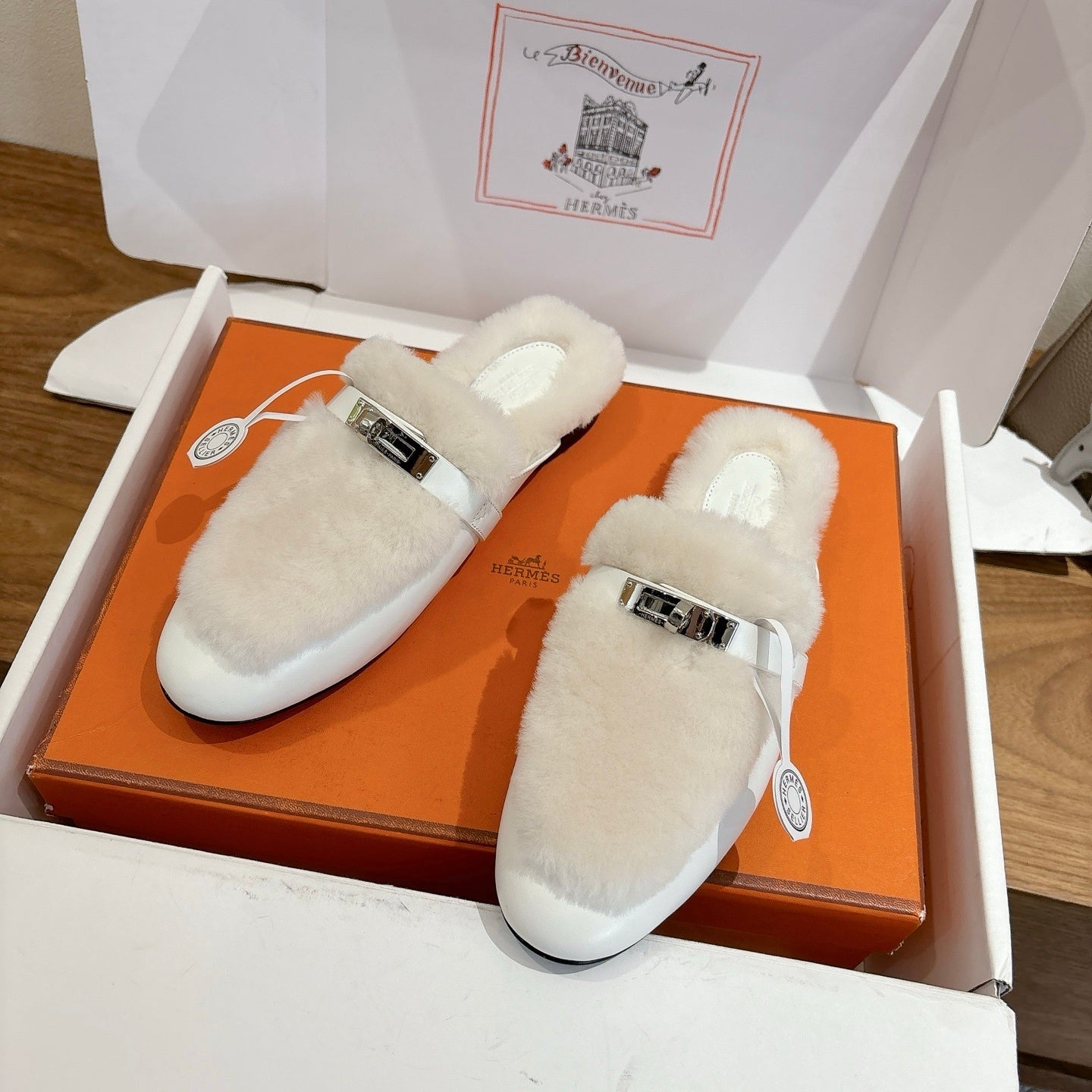 WHITE FAUX FUR LEATHER MULE SLIPPERS