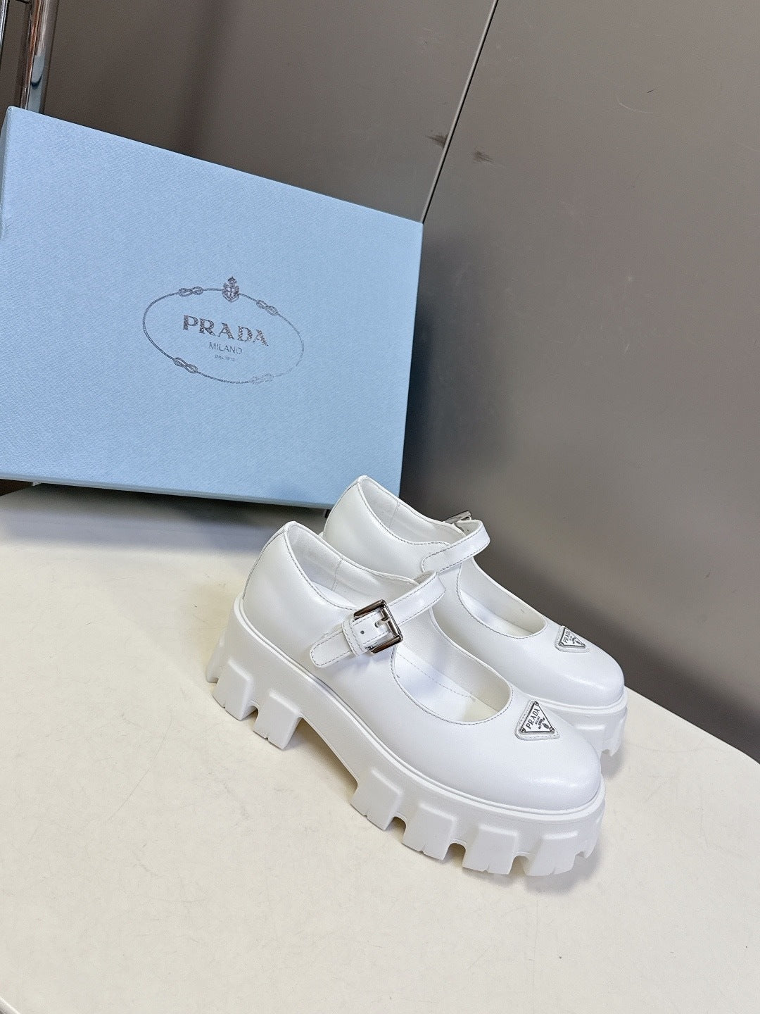 WEISSE PLATEAU-MARY-Jane-SCHUHE MIT SCHNALLENRIEMEN