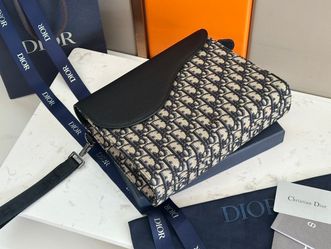 ELEGANT PATTERNED CANVAS SHOULDER BAG WITH LEATHER FLAP