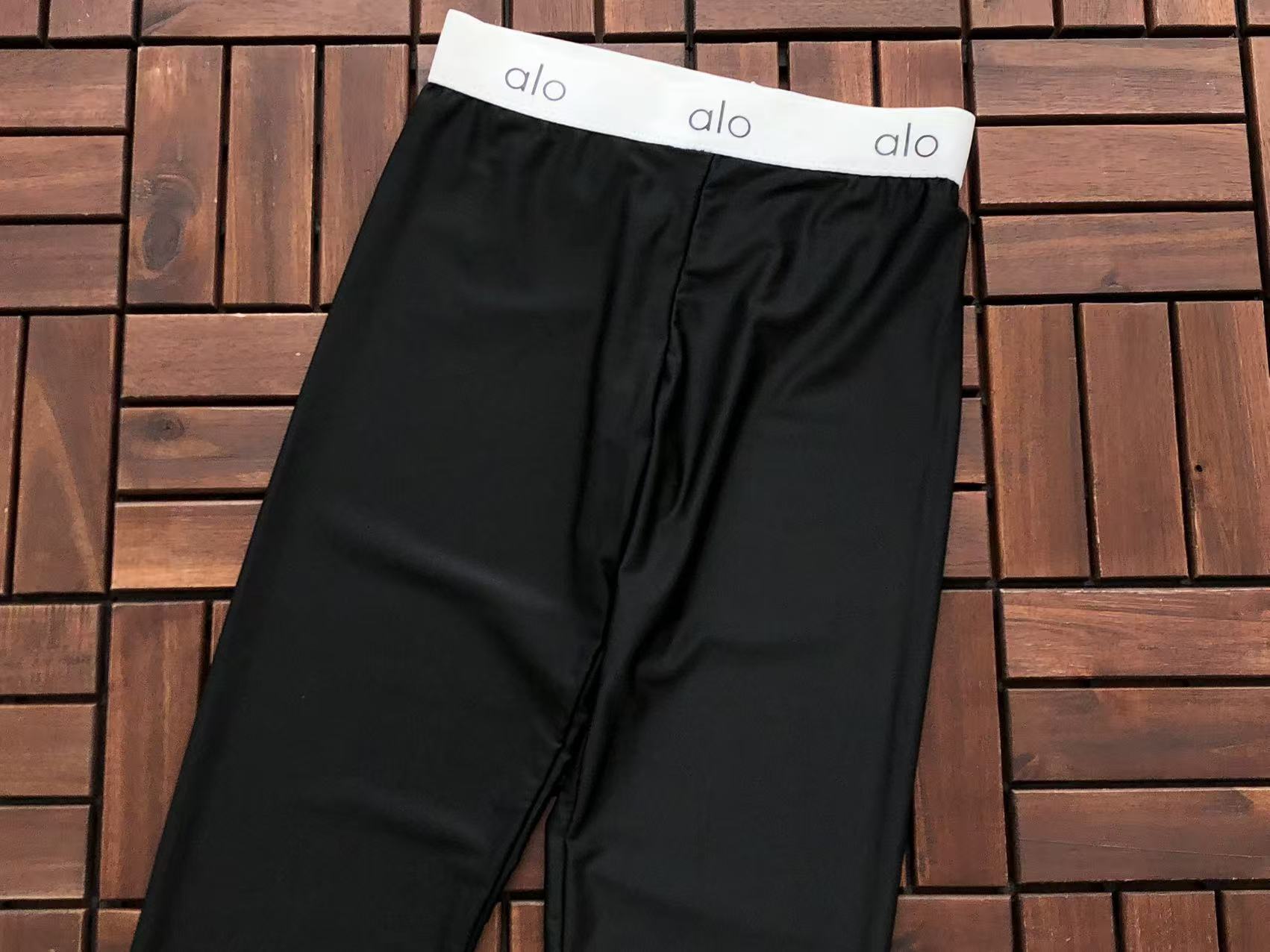 SPORT BRA & LEGGINGS SET
