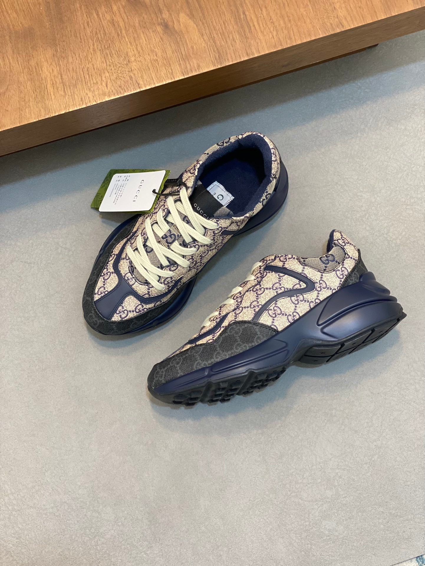 BEIGE PATTERNED LOW-TOP SNEAKERS