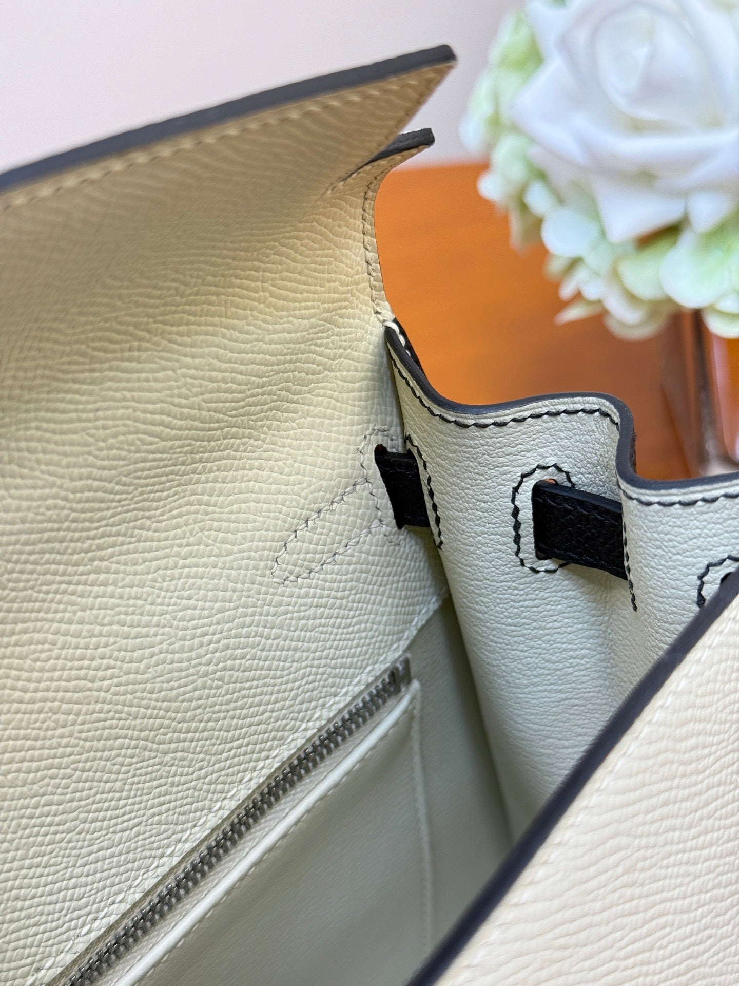 IVORY & BLACK STRUCTURED ELEGANCE BAG