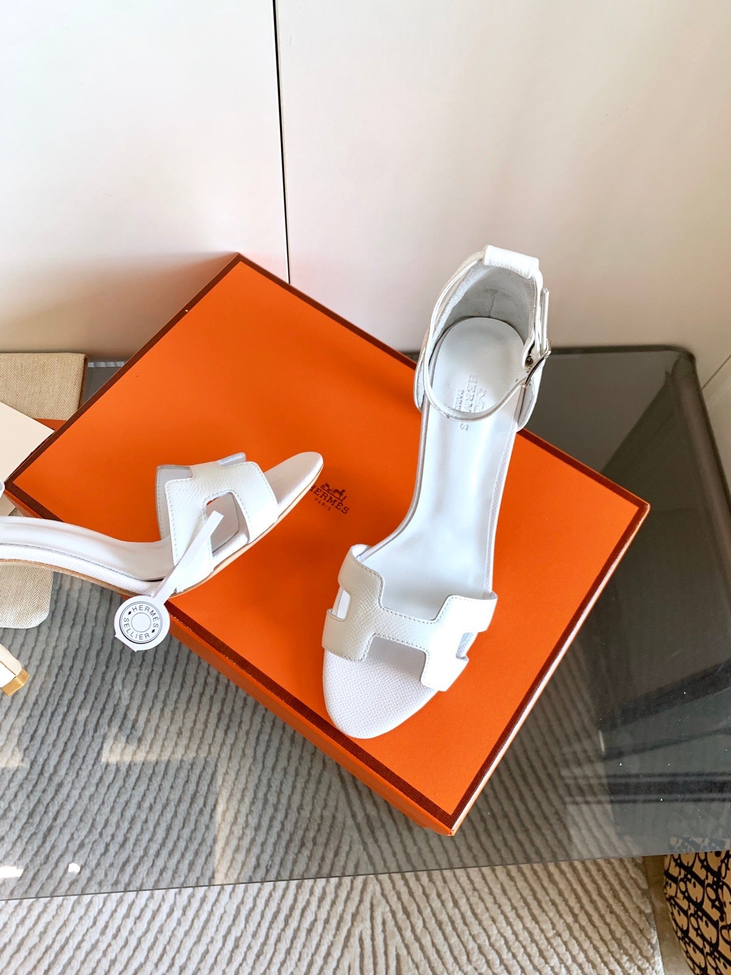 WHITE LEATHER ANKLE STRAP HEEL SANDALS
