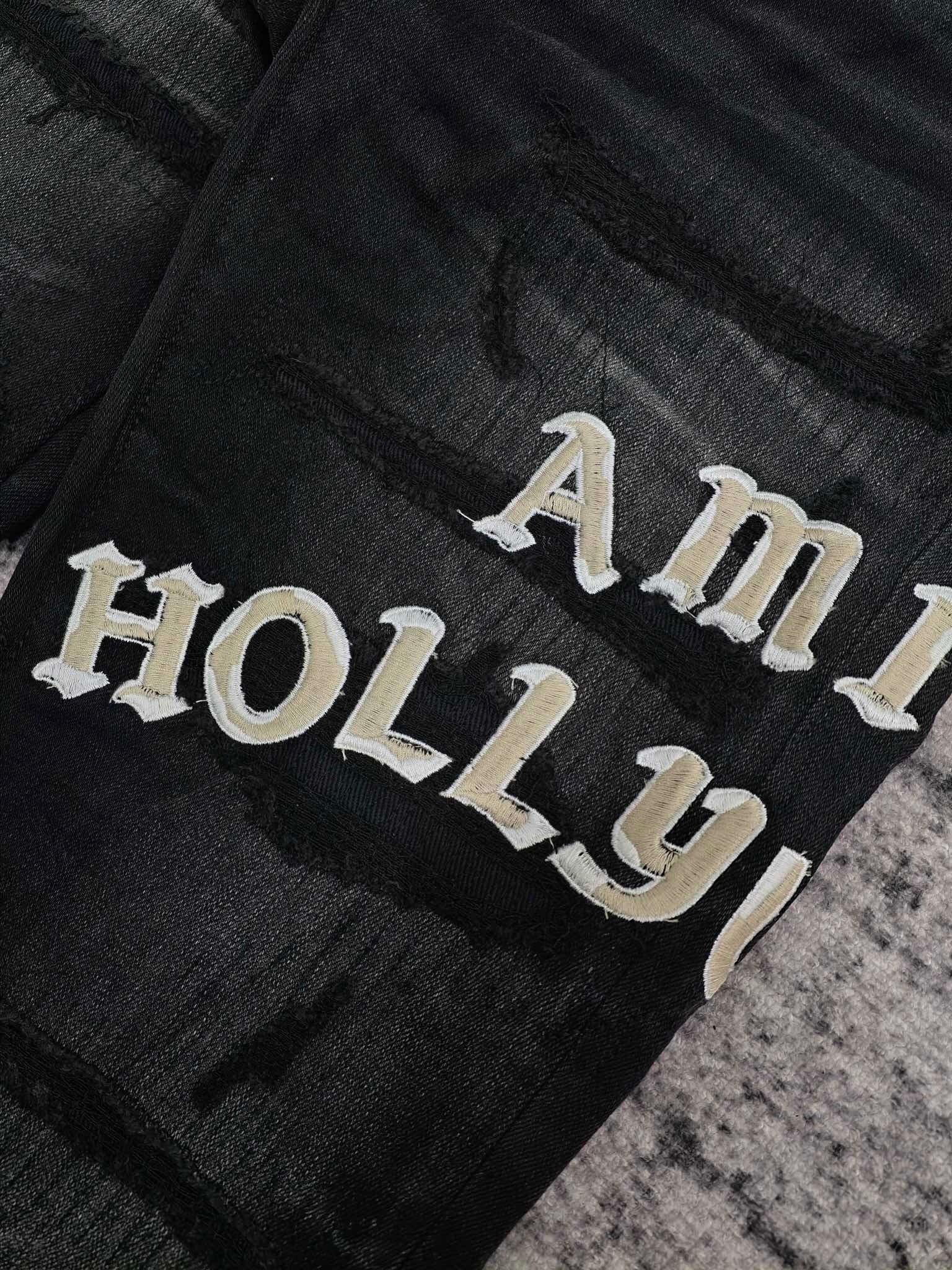 DISTRESSED LOGO APPLIQUÉ SKINNY JEANS