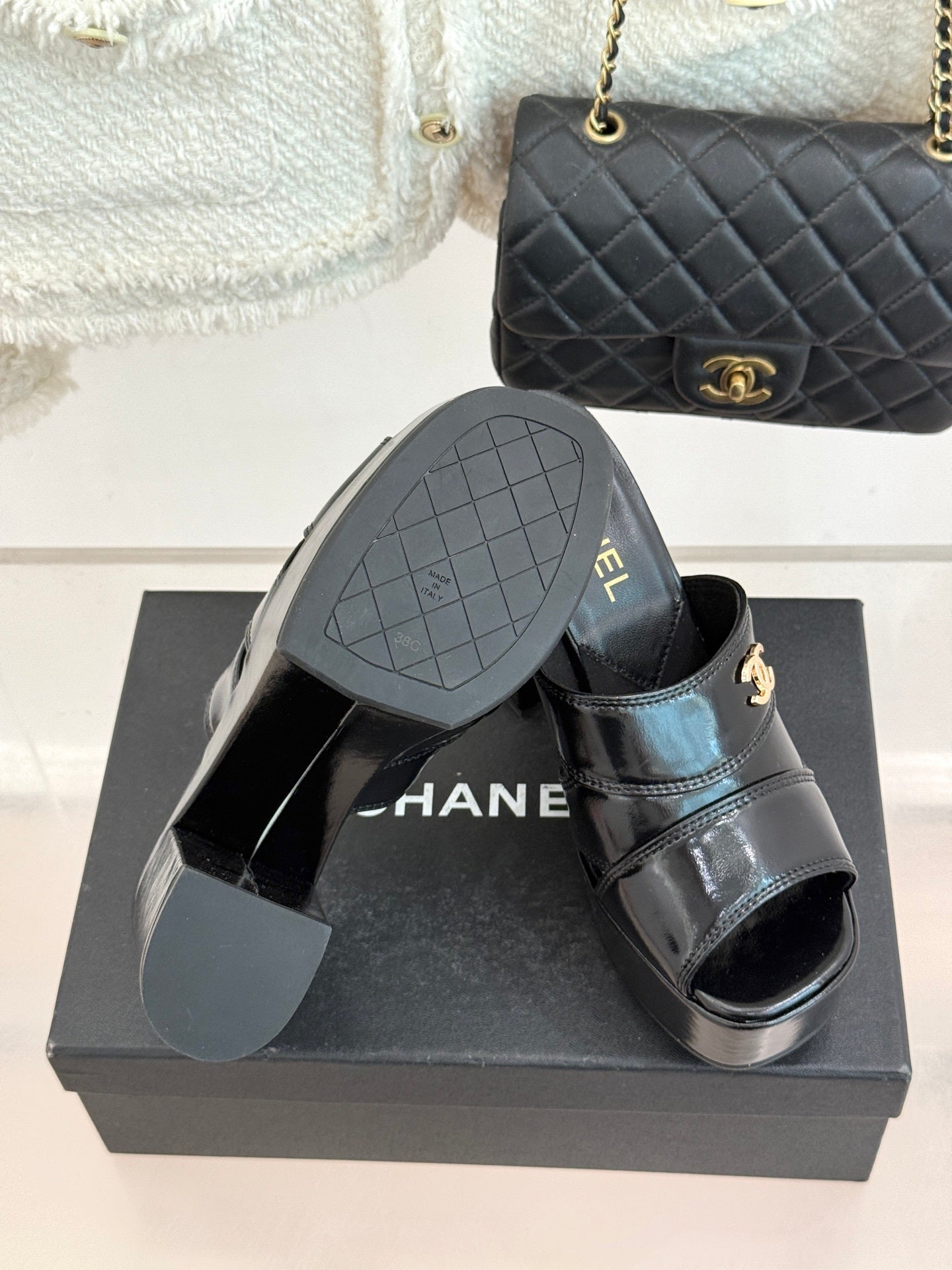 BLACK PLATFORM HEEL MULES