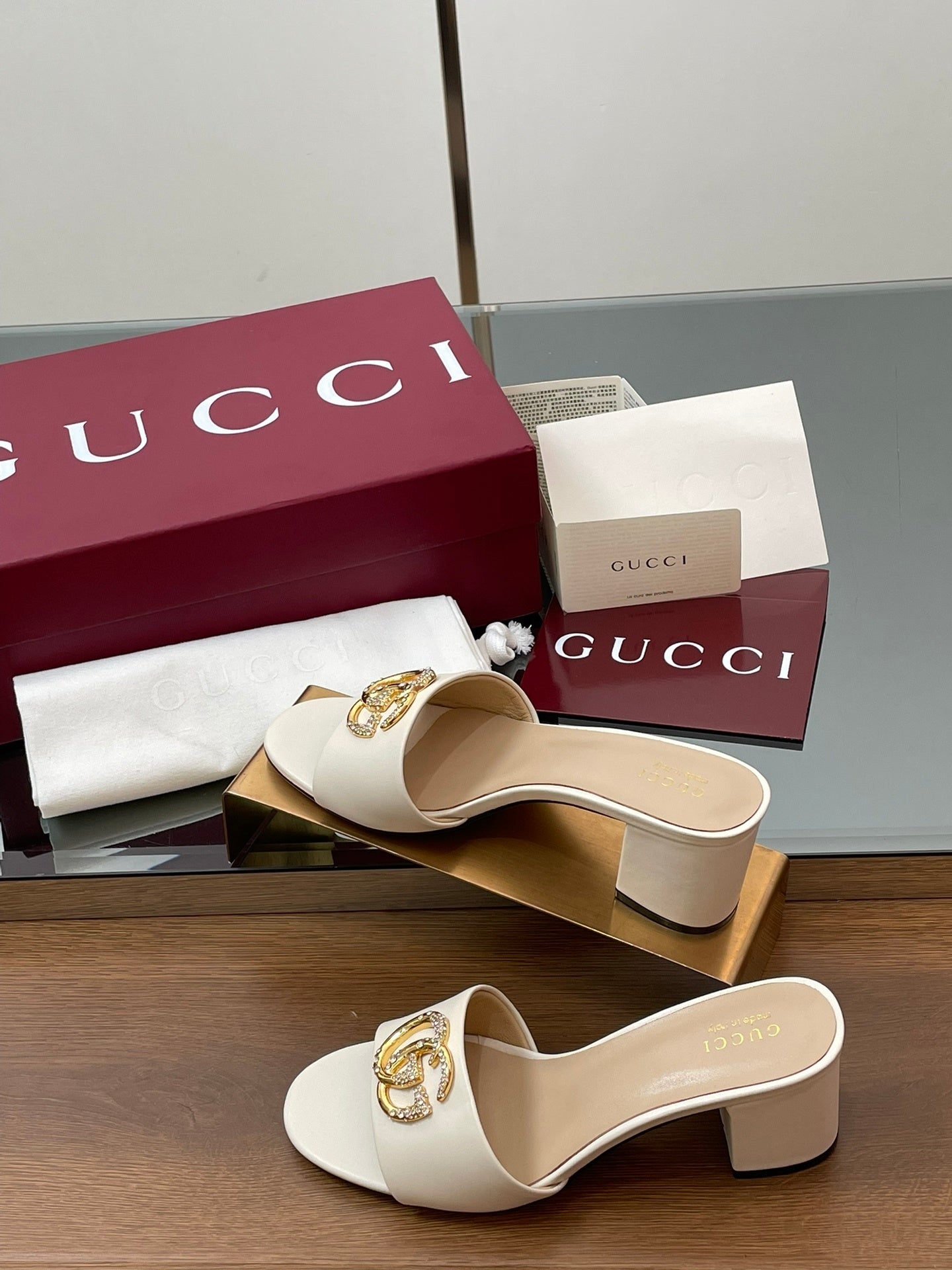 IVORY MID-HEEL LOGO SLIDES