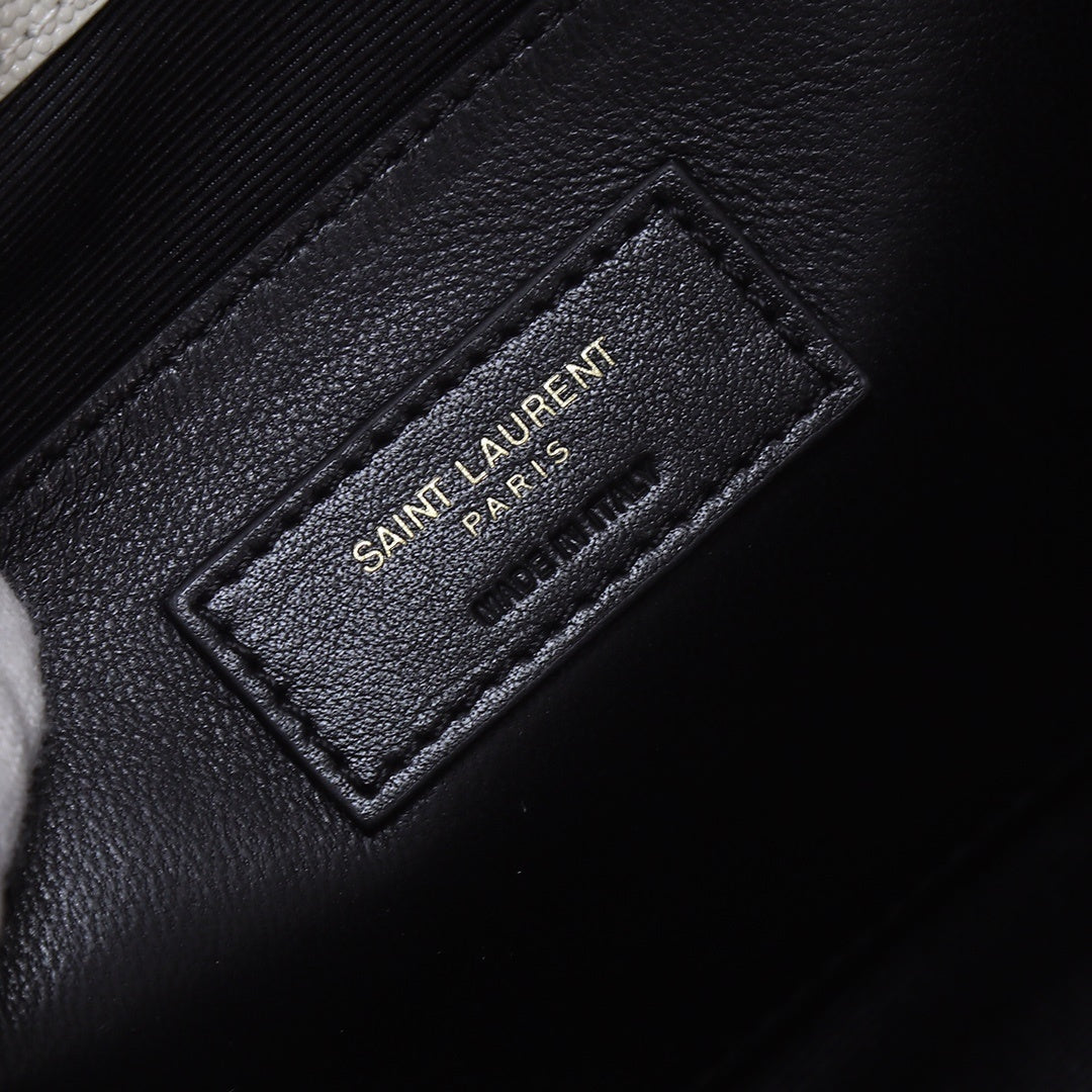 QUILTED ENVELOPE CHAIN BAG