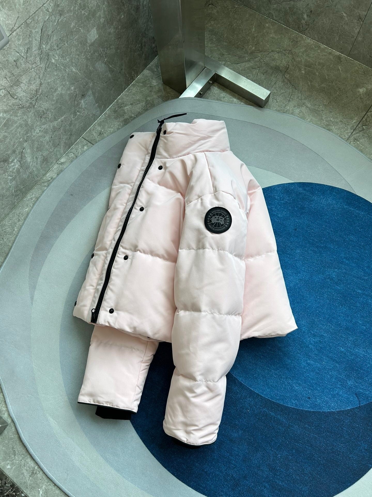 SHORT PADDED PUFFER JACKET WITH STAND COLLAR